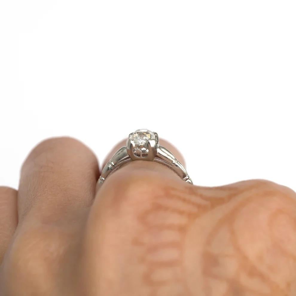 Bague de fiançailles de style édouardien en platine certifié GIA de 0,69 ct de diamant brillant en coussin en vente 3