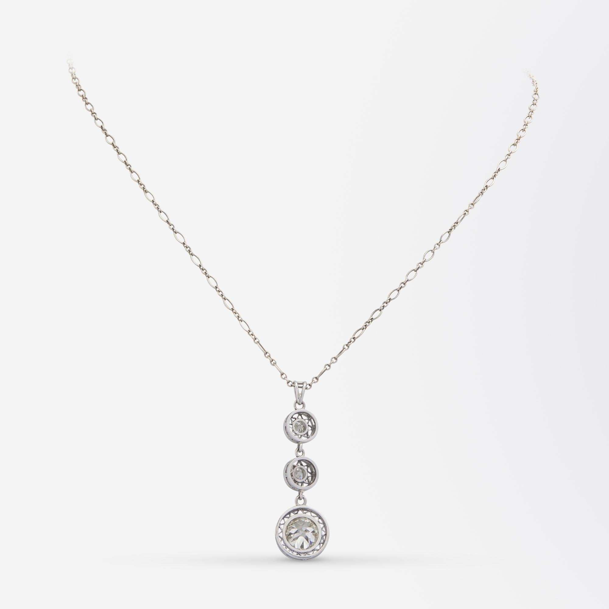 Lavalier-Halskette aus edwardianischem Platin und Diamanten im alteuropäischen Schliff (Art nouveau) im Angebot