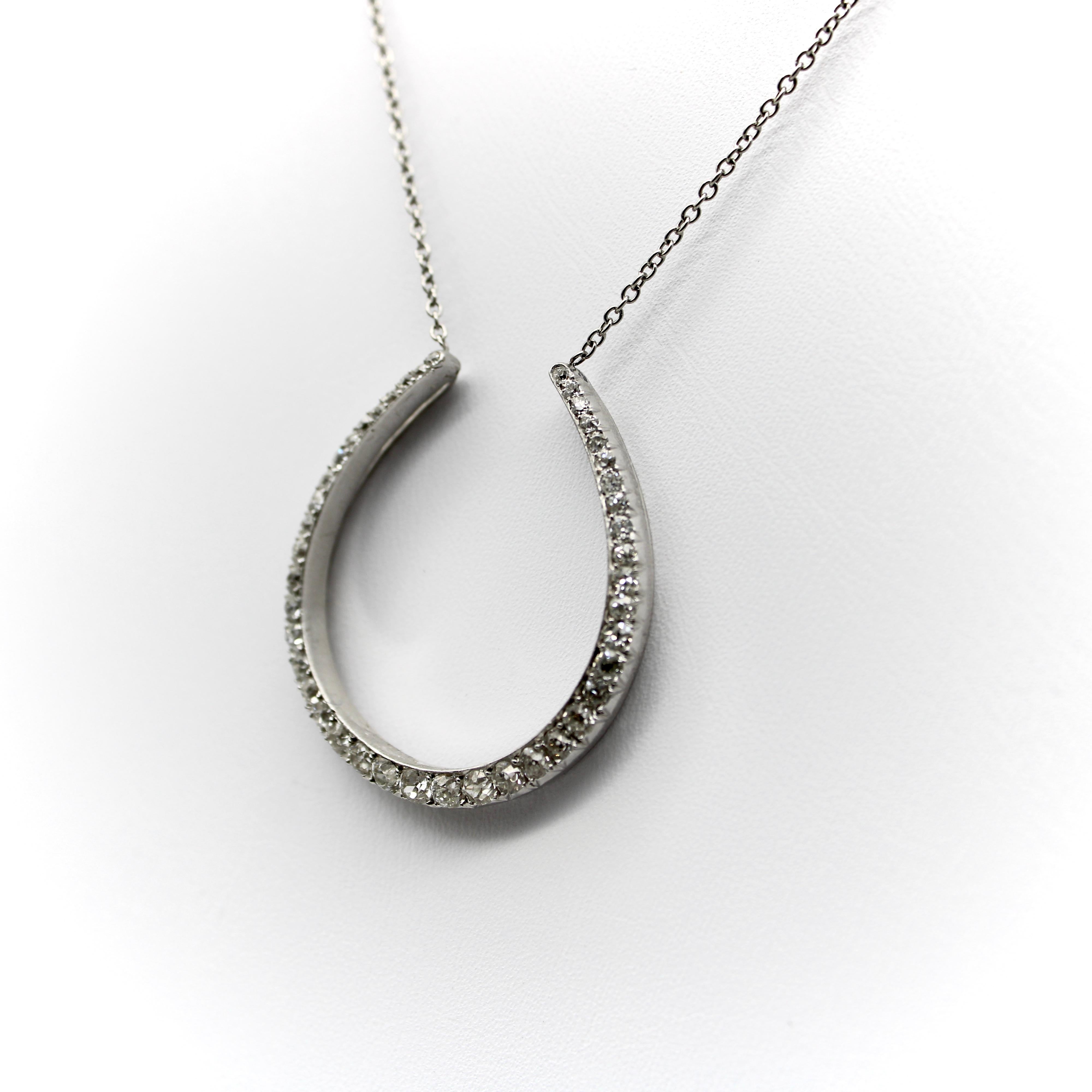 Edwardian Platinum Old Mine Cut Diamond Horse Shoe Necklace In Good Condition For Sale In Venice, CA