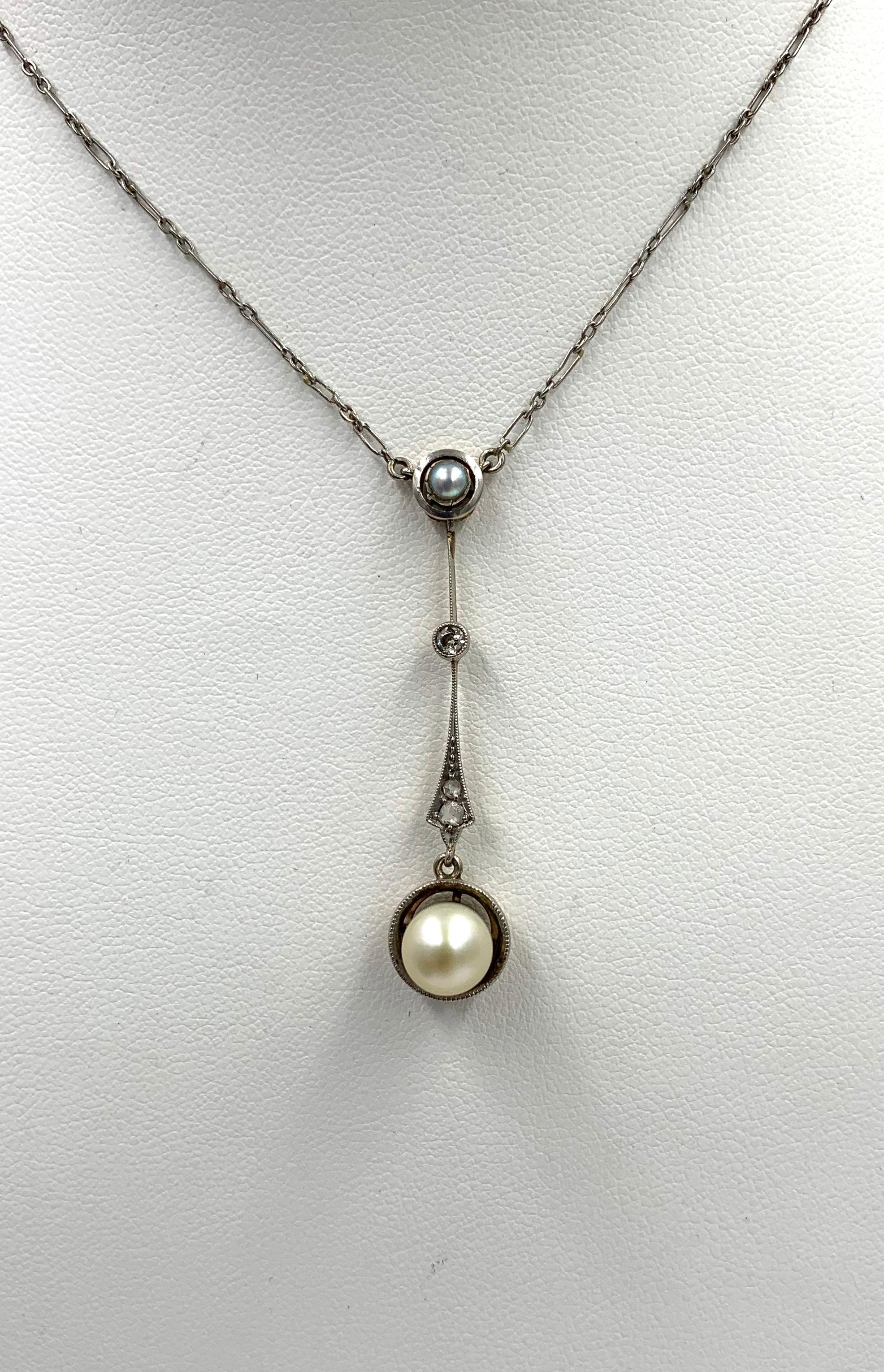 Halskette mit Perlenanhänger aus edwardianischem Platin mit Diamanten im Altminenschliff im Zustand „Hervorragend“ im Angebot in New York, NY
