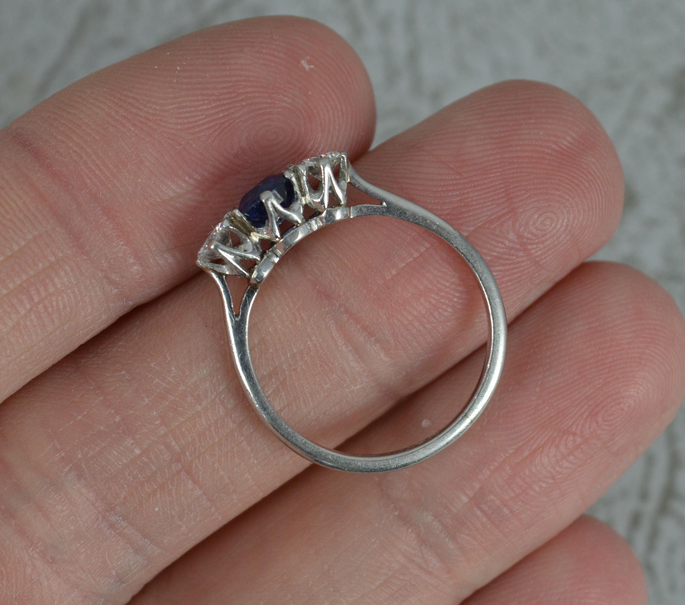Verlobungsring aus Platin mit Saphir und Vs-Diamant, im viktorianischen Stil (Rundschliff)