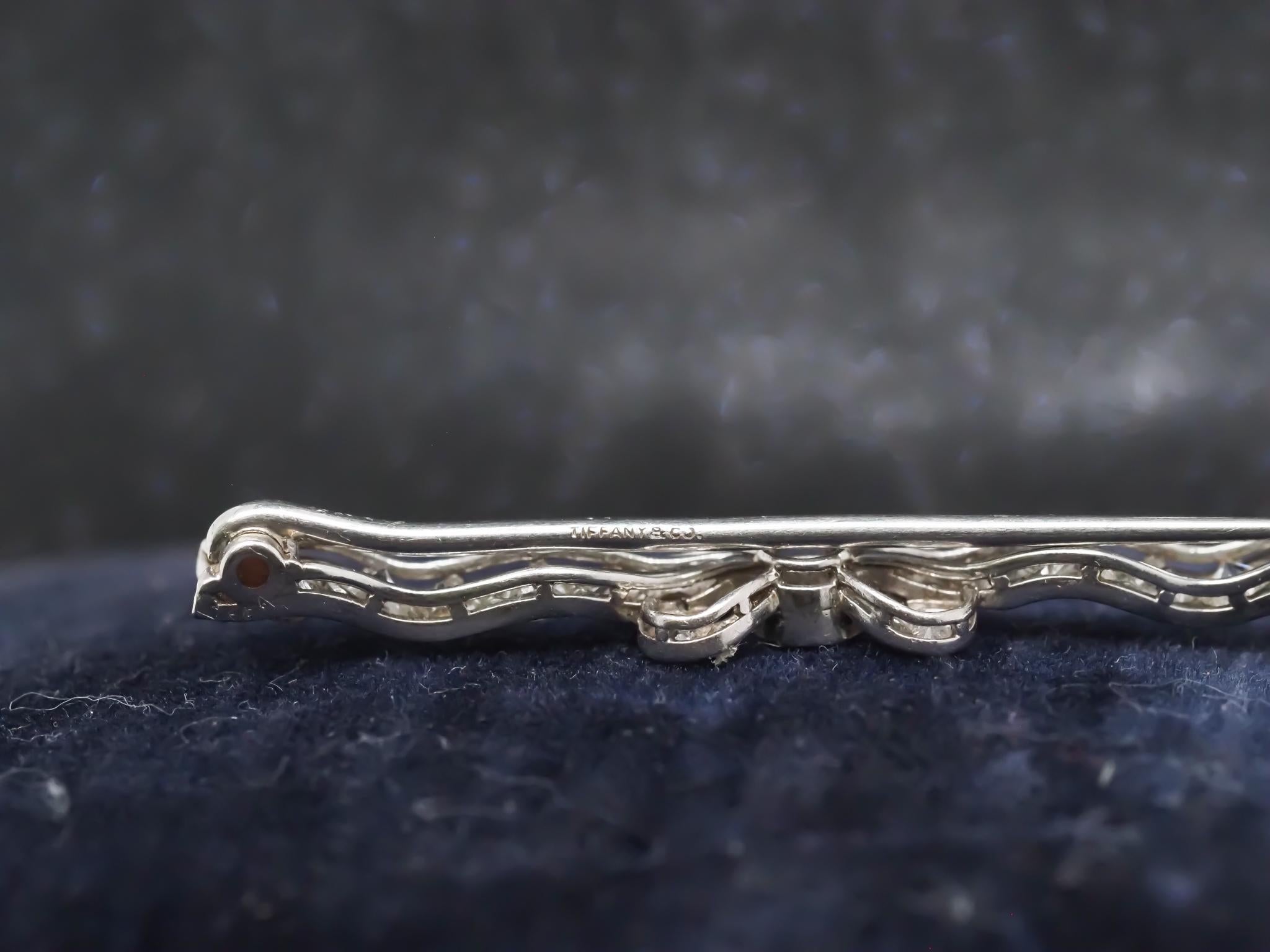 Women's Edwardian Platinum Tiffany & Co. Old European Diamond Ribbon Brooch For Sale