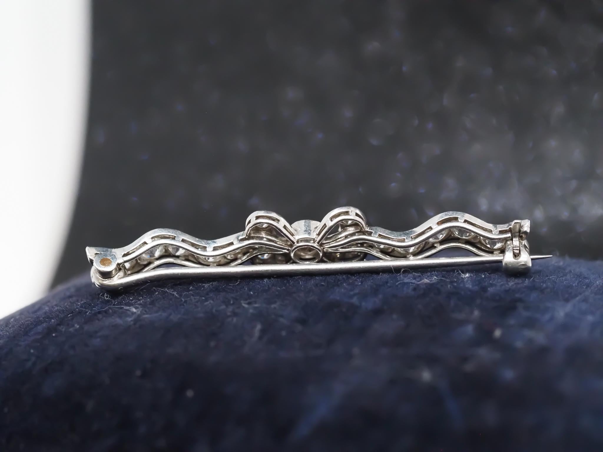 Edwardian Platinum Tiffany & Co. Old European Diamond Ribbon Brooch For Sale 1