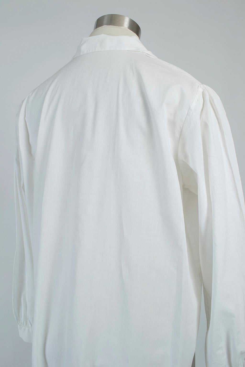 Edwardian White Embroidered Cotton Poplin Nightshirt Sleep Shirt - M, 1910s In Good Condition For Sale In Tucson, AZ