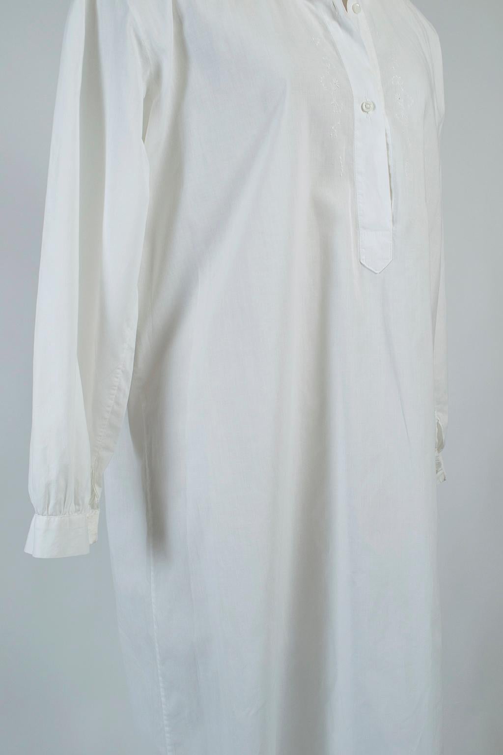 Women's Edwardian White Embroidered Cotton Poplin Nightshirt Sleep Shirt - M, 1910s For Sale