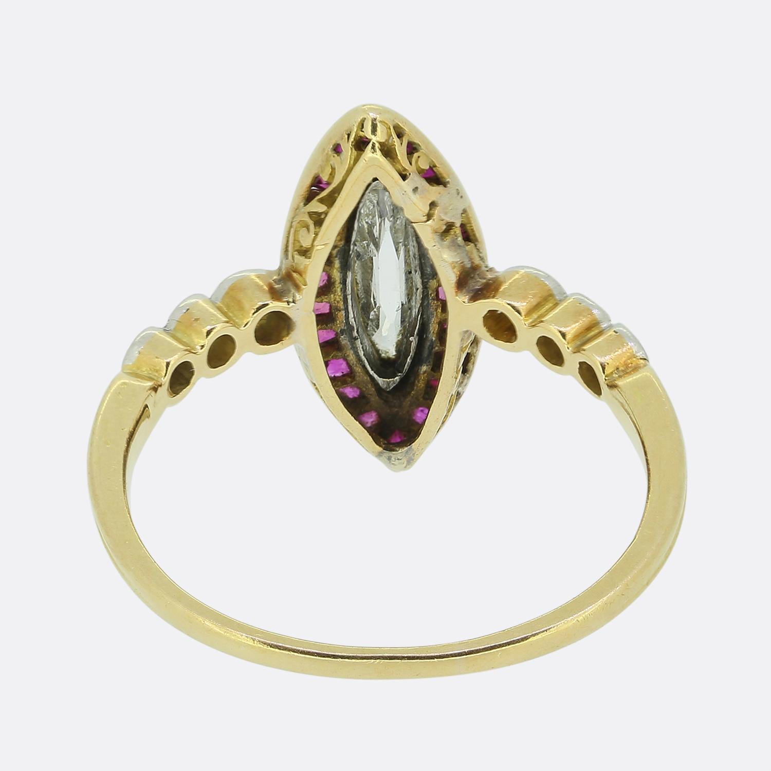 Taille portrait Bague édouardienne avec diamants taille marquise et rubis en vente