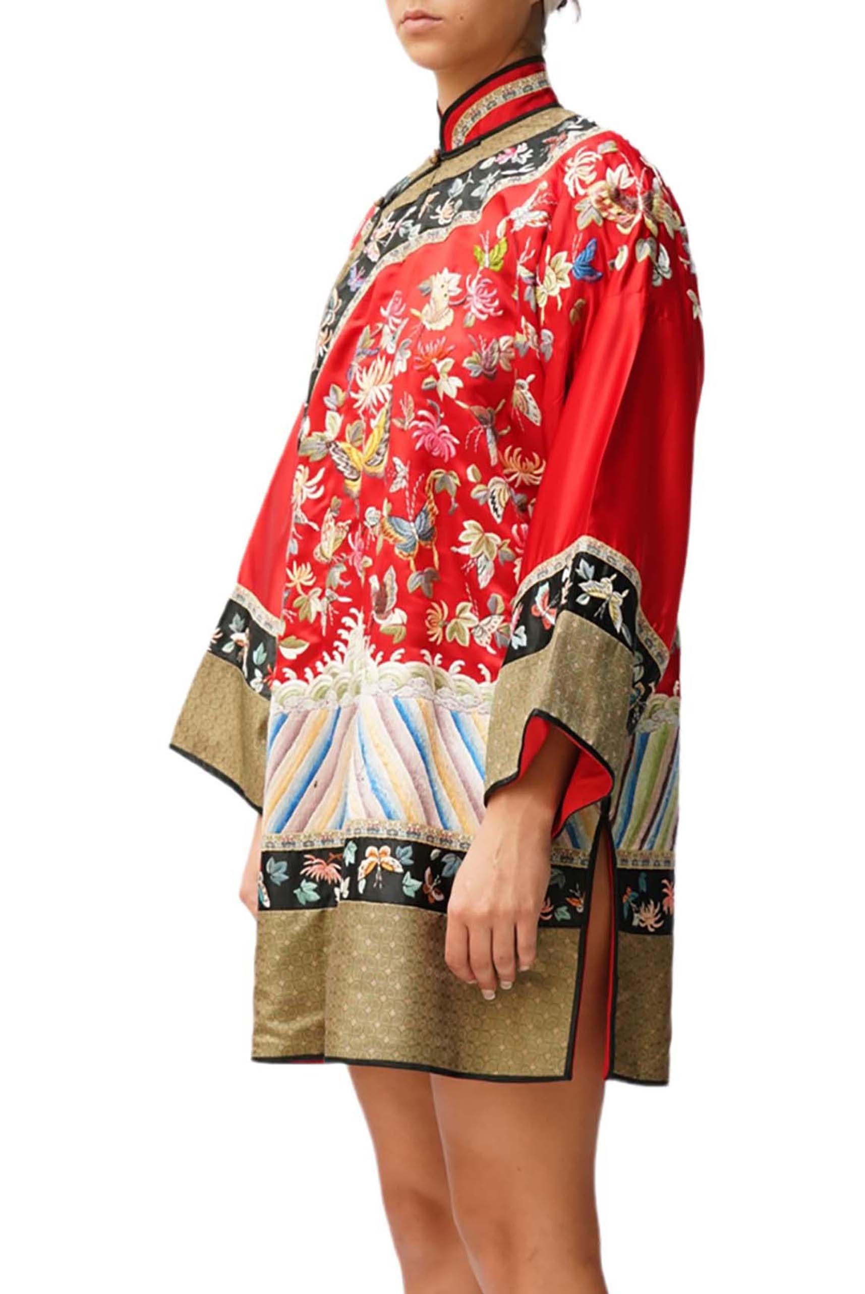 Edwardian Red Butterfly Silk Embroidered Kimono For Sale 1