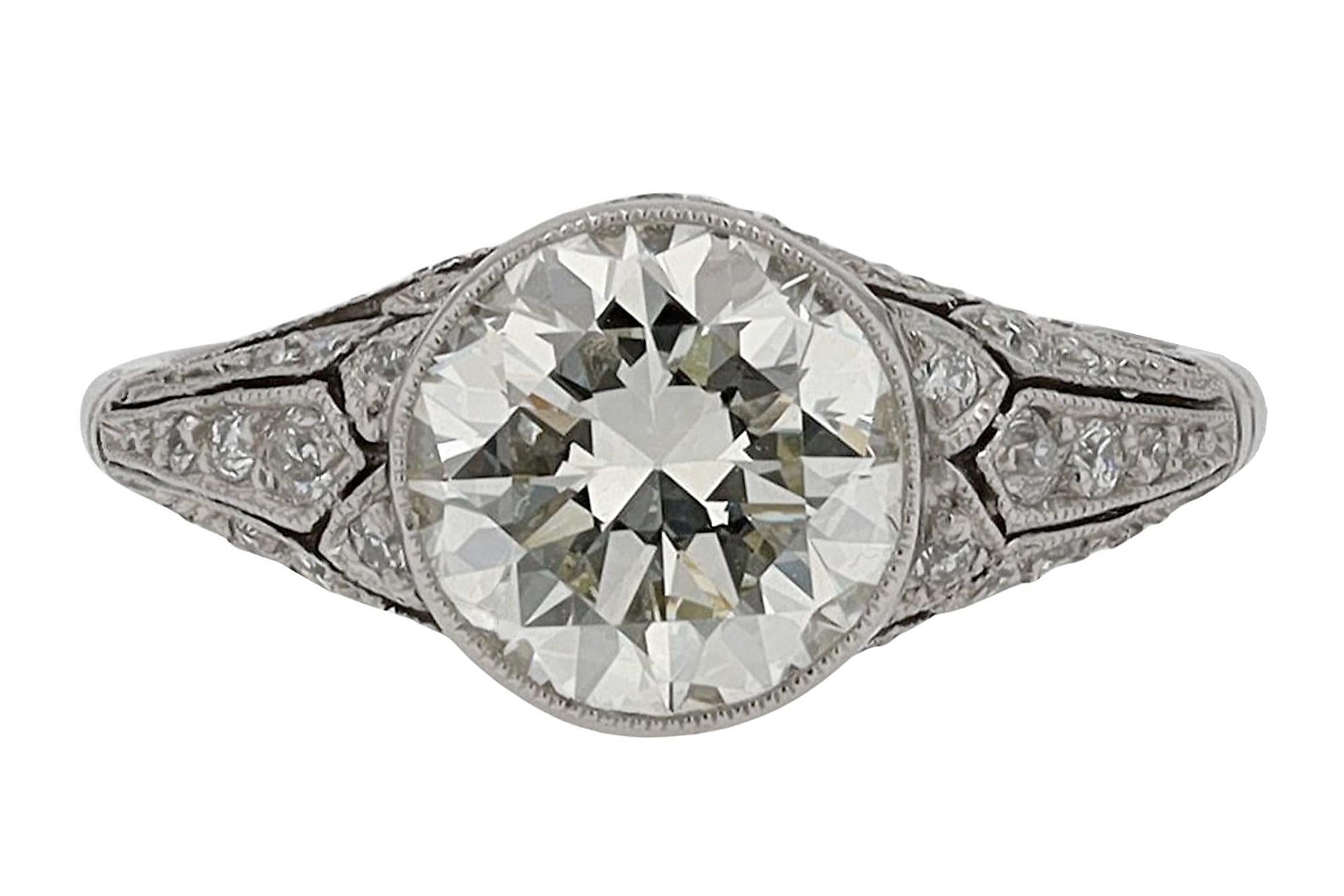 Verlobungsring mit 2,26 Karat rundem Diamanten im Edwardian Revival-Stil Damen