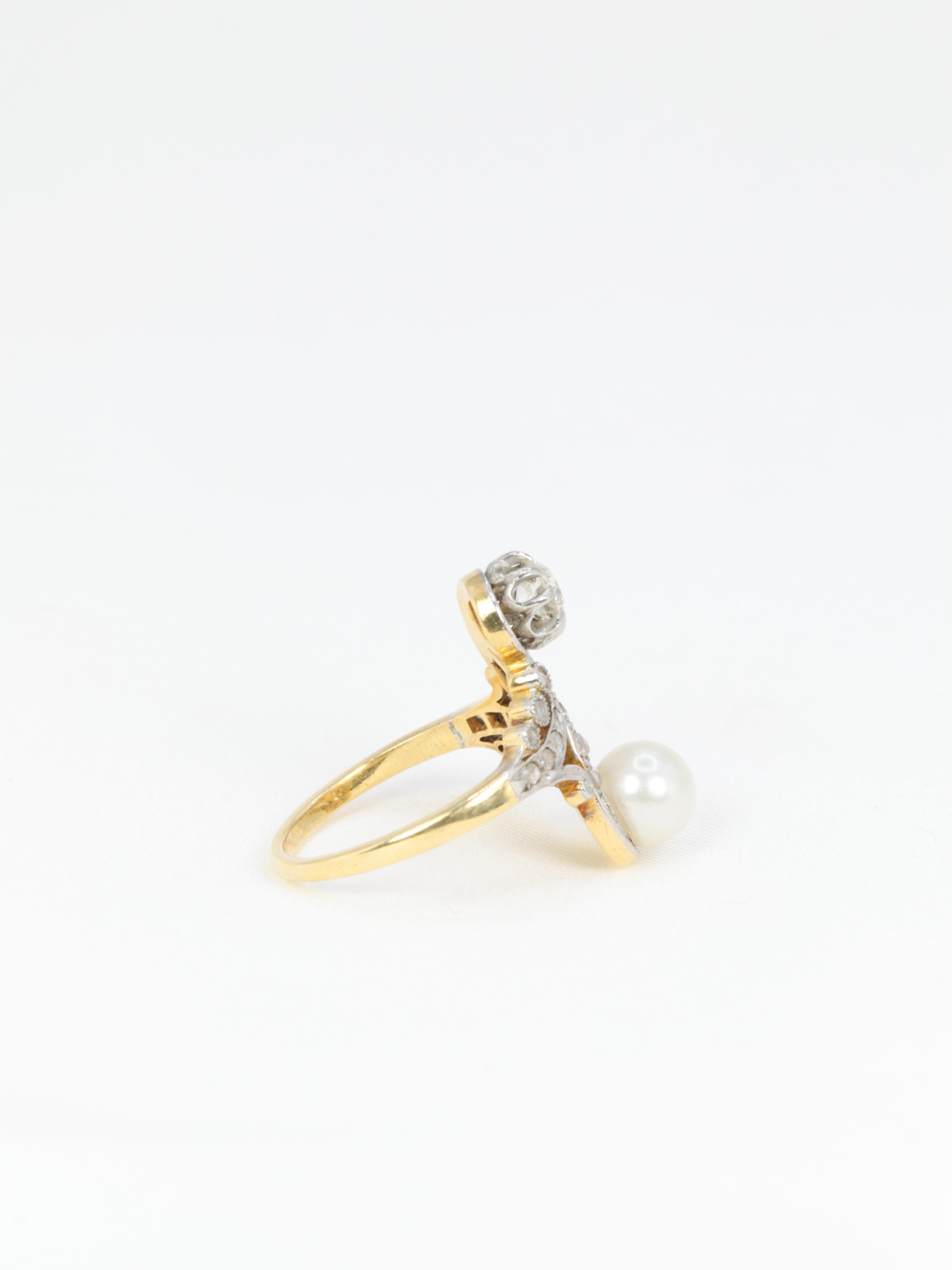 Edwardianischer Ring aus Weißgold, Diamanten und Perlen (Rosenschliff) im Angebot