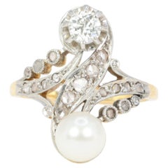 Antique Edwardian Ring in White Gold, Diamonds and Pearl