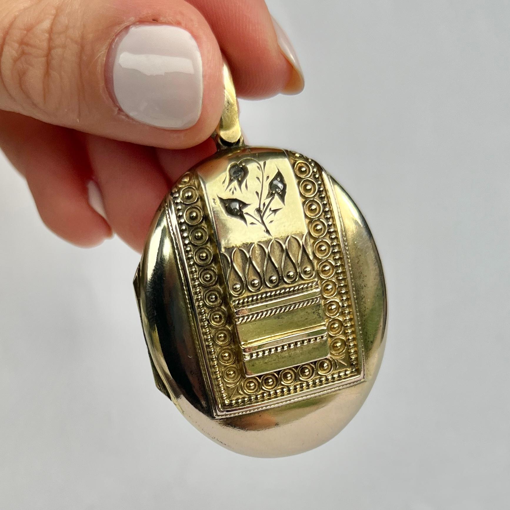 Edwardian Rose Cut Diamond and 9 Carat Gold Locket In Good Condition For Sale In Chipping Campden, GB