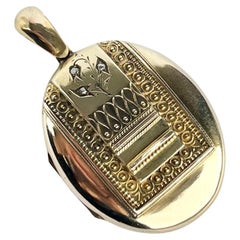Médaillon édouardien en or 9 carats et diamants taille rose