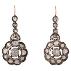 Boucles d'oreilles en forme de grappe de fleurs avec diamants roses de style édouardien