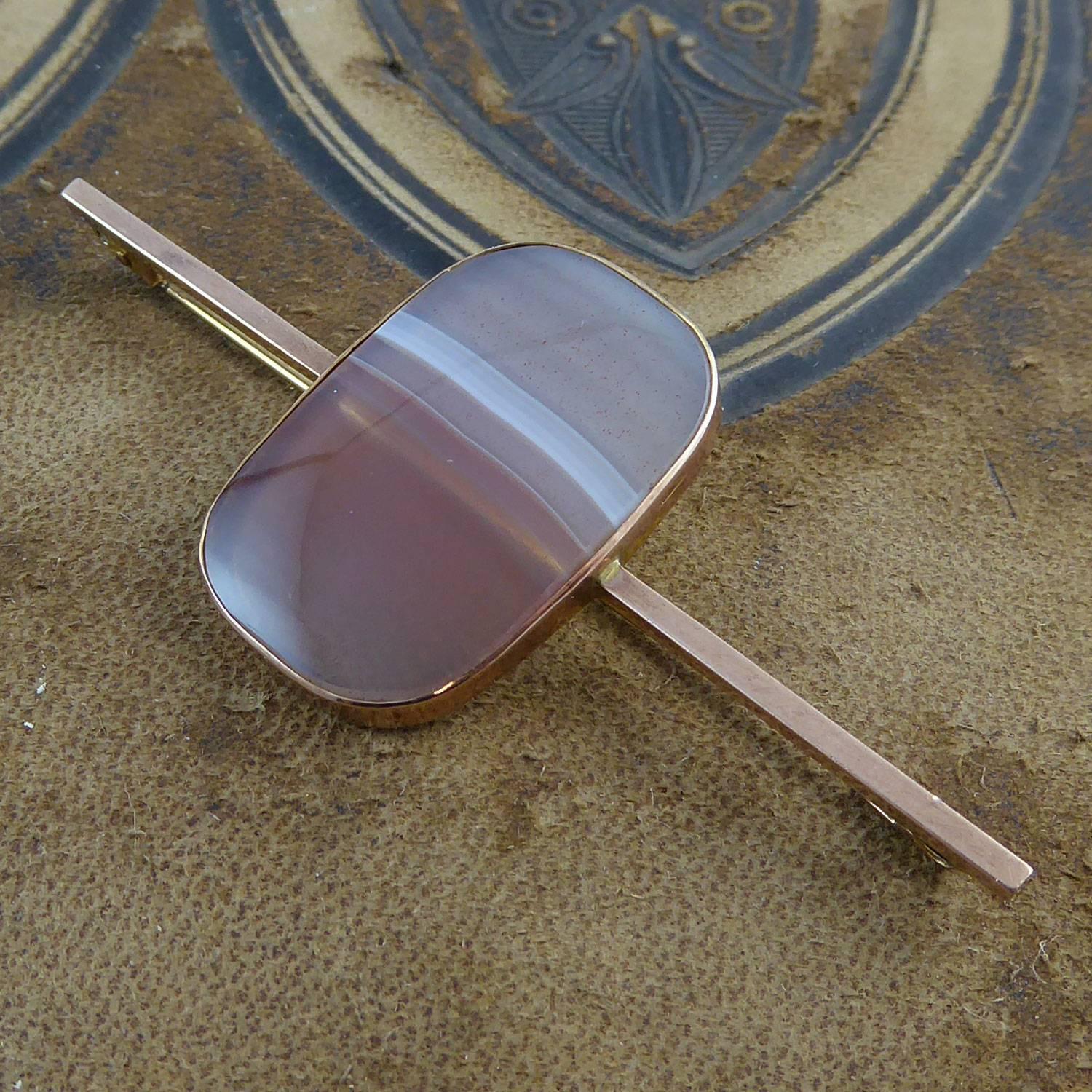 Women's or Men's Edwardian Rose Gold Banded Agate Brooch, circa 1900s