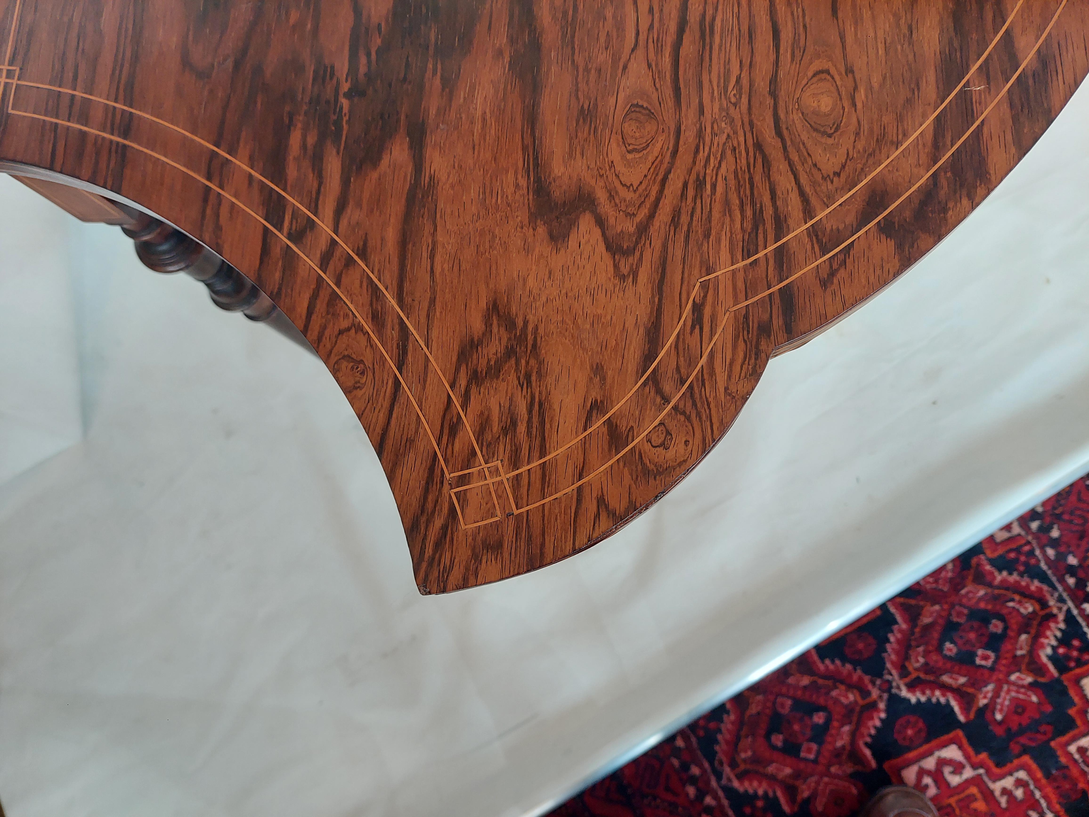 Anglais Table d'appoint édouardienne en bois de rose par Shoolbred & Co en vente