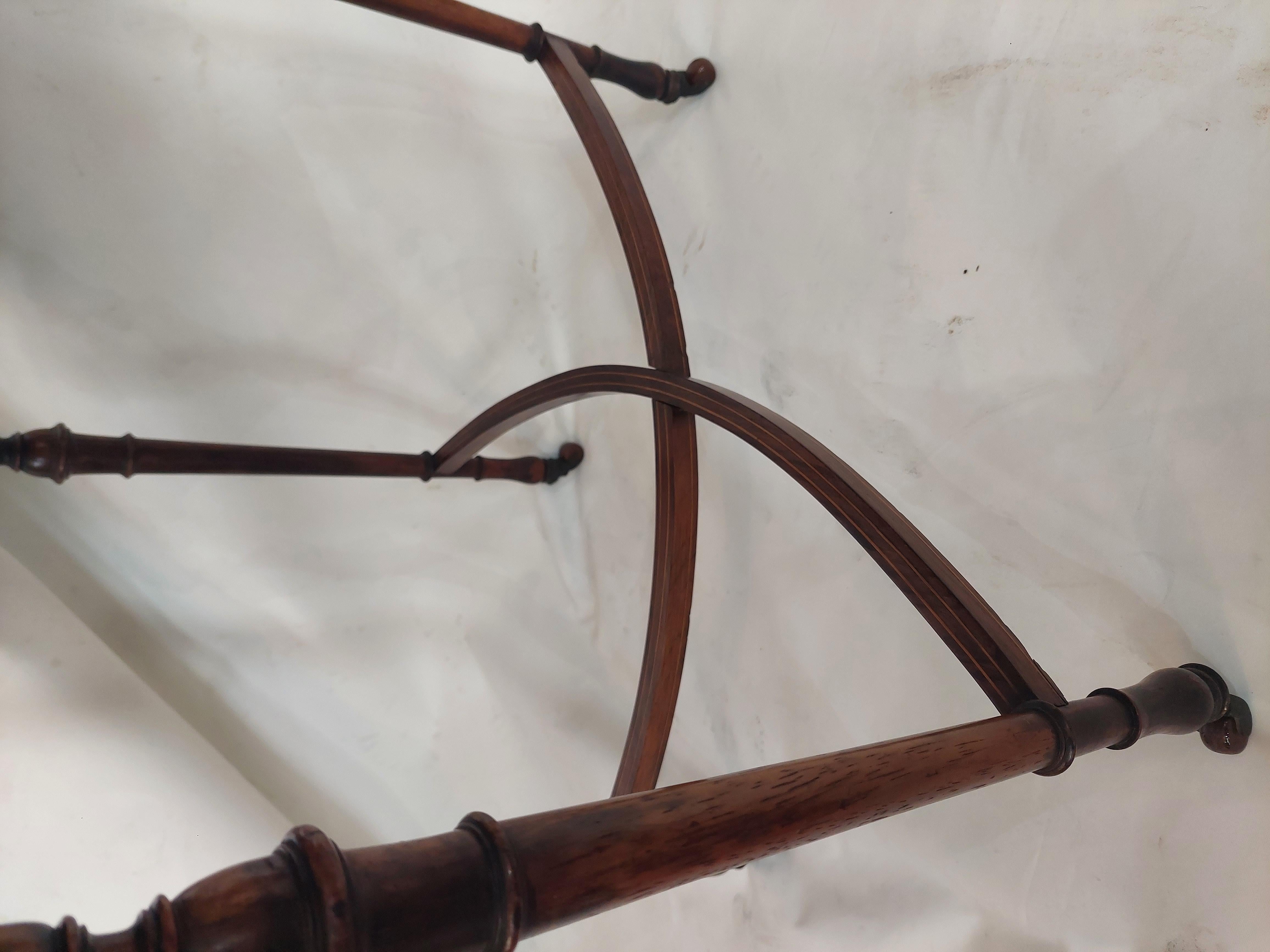 Table d'appoint édouardienne en bois de rose par Shoolbred & Co Bon état - En vente à Altrincham, GB