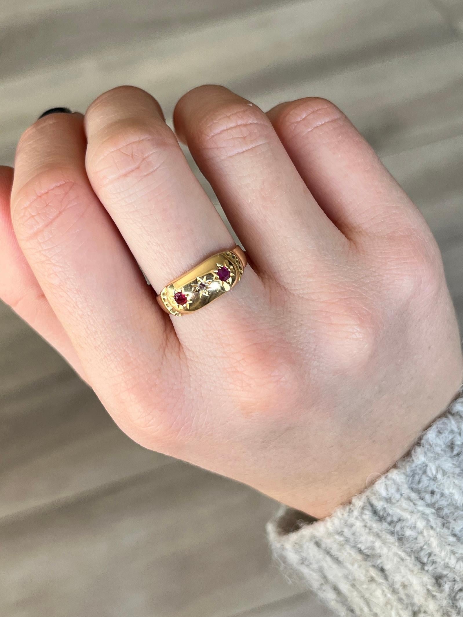 Round Cut Edwardian Ruby and Diamond 18 Carat Gold Three-Stone Gypsy Ring