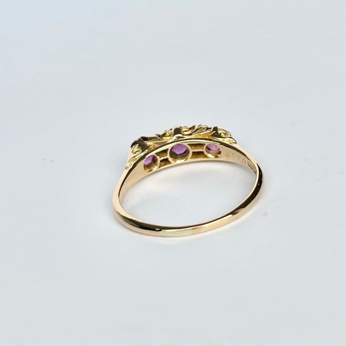 Edwardian Ruby and Diamond 18 Carat Gold Three-Stone Ring In Good Condition In Chipping Campden, GB
