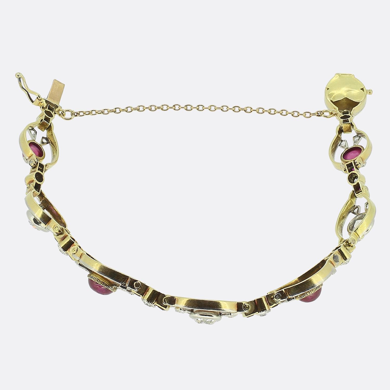 Taille cabochon Bracelet édouardien en rubis et diamants