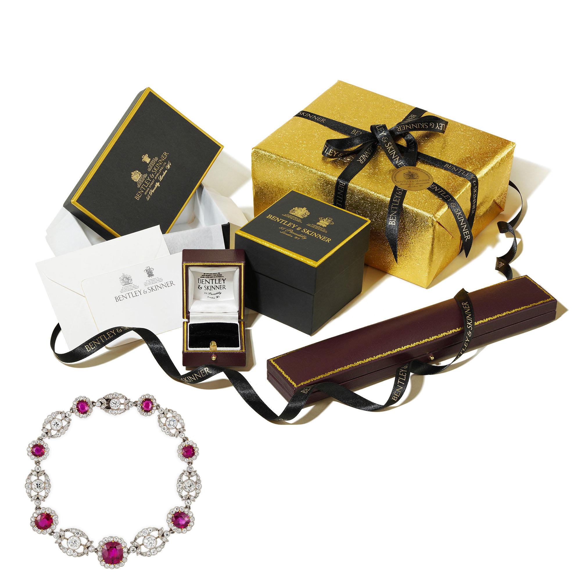 Armband aus edwardianischem Rubin und Diamanten im Zustand „Hervorragend“ im Angebot in London, GB