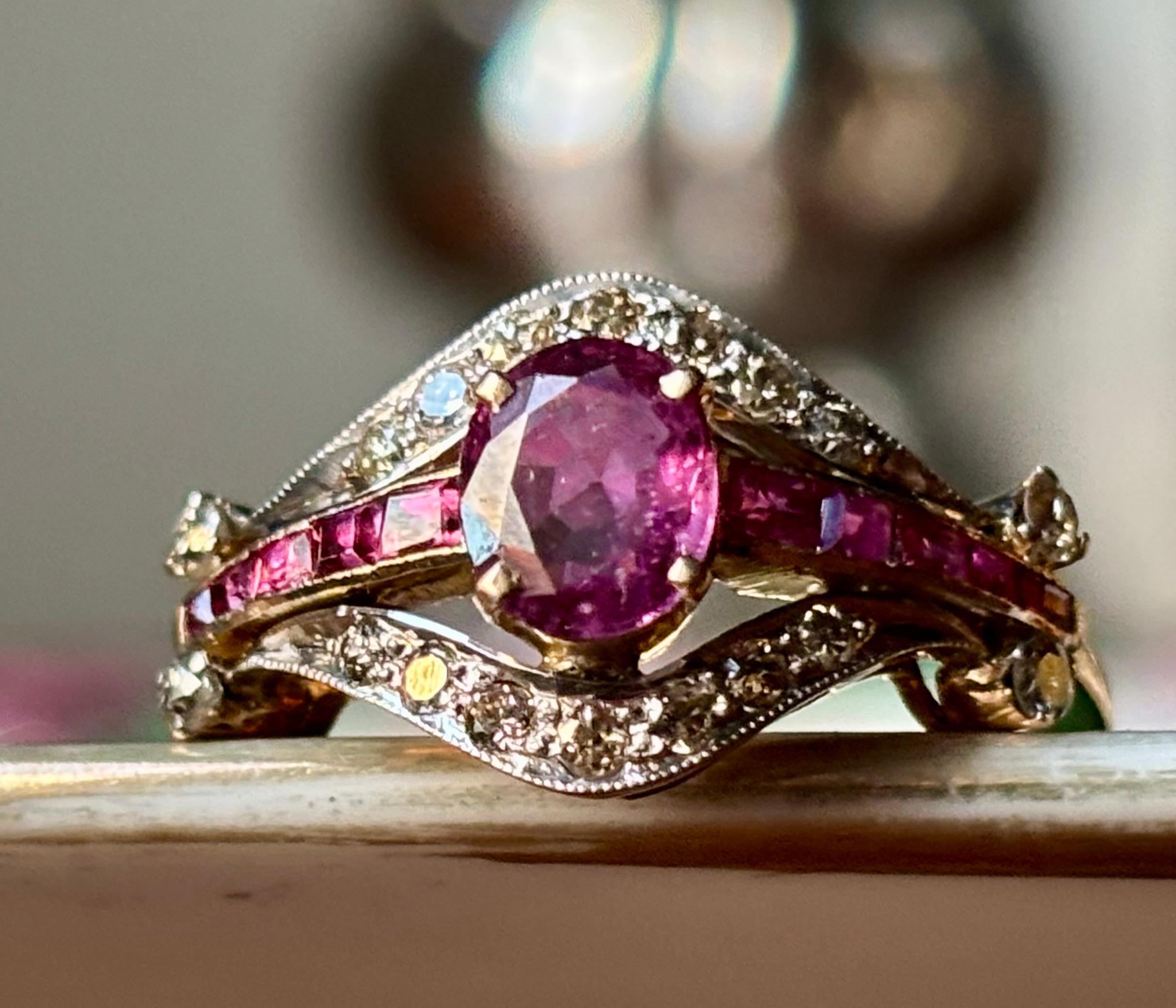 Anillo Eduardiano de Rubí y Racimo de Diamantes. Ca. 1910's en venta 5
