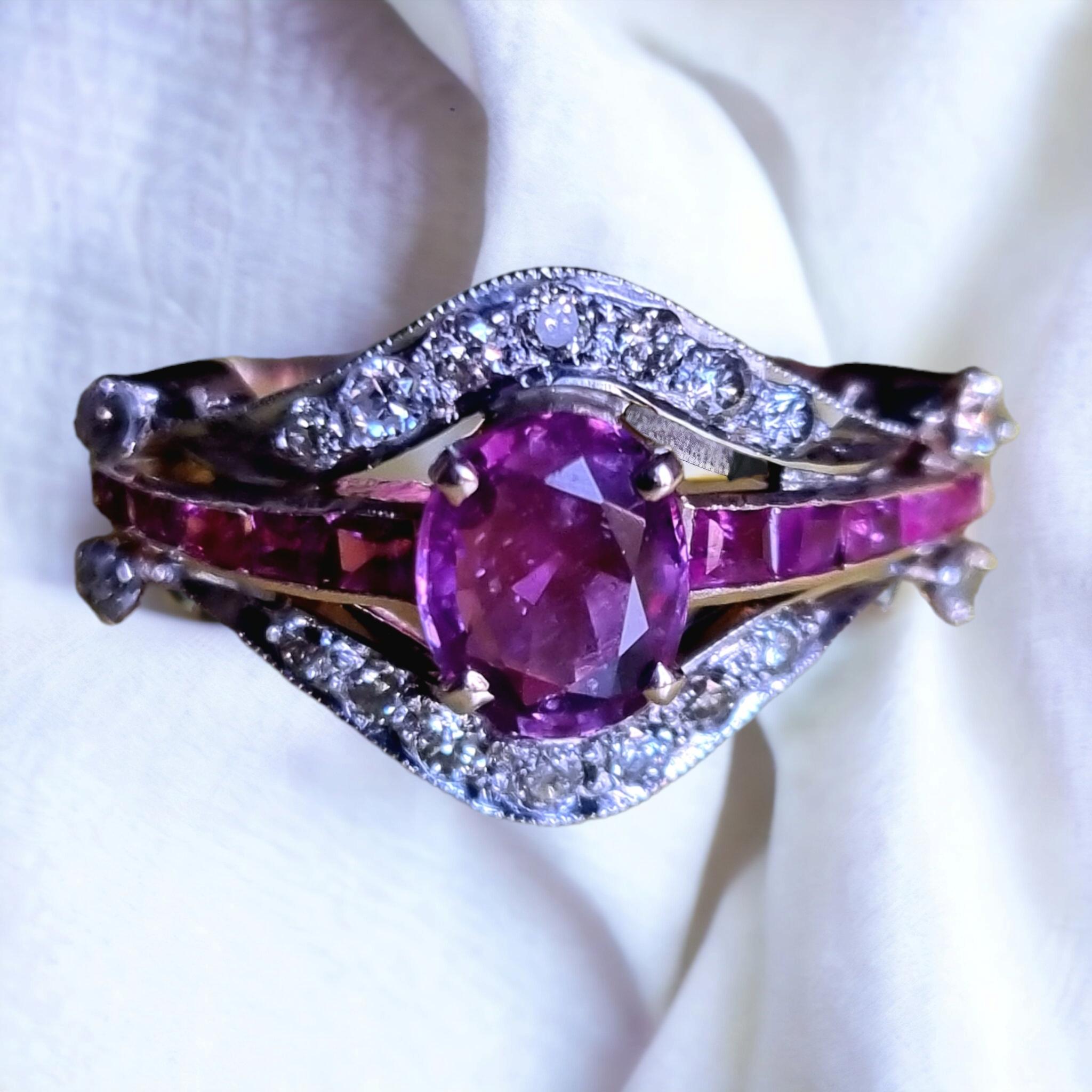 Anillo Eduardiano de Rubí y Racimo de Diamantes. Ca. 1910's en Bueno estado para la venta en OVIEDO, AS