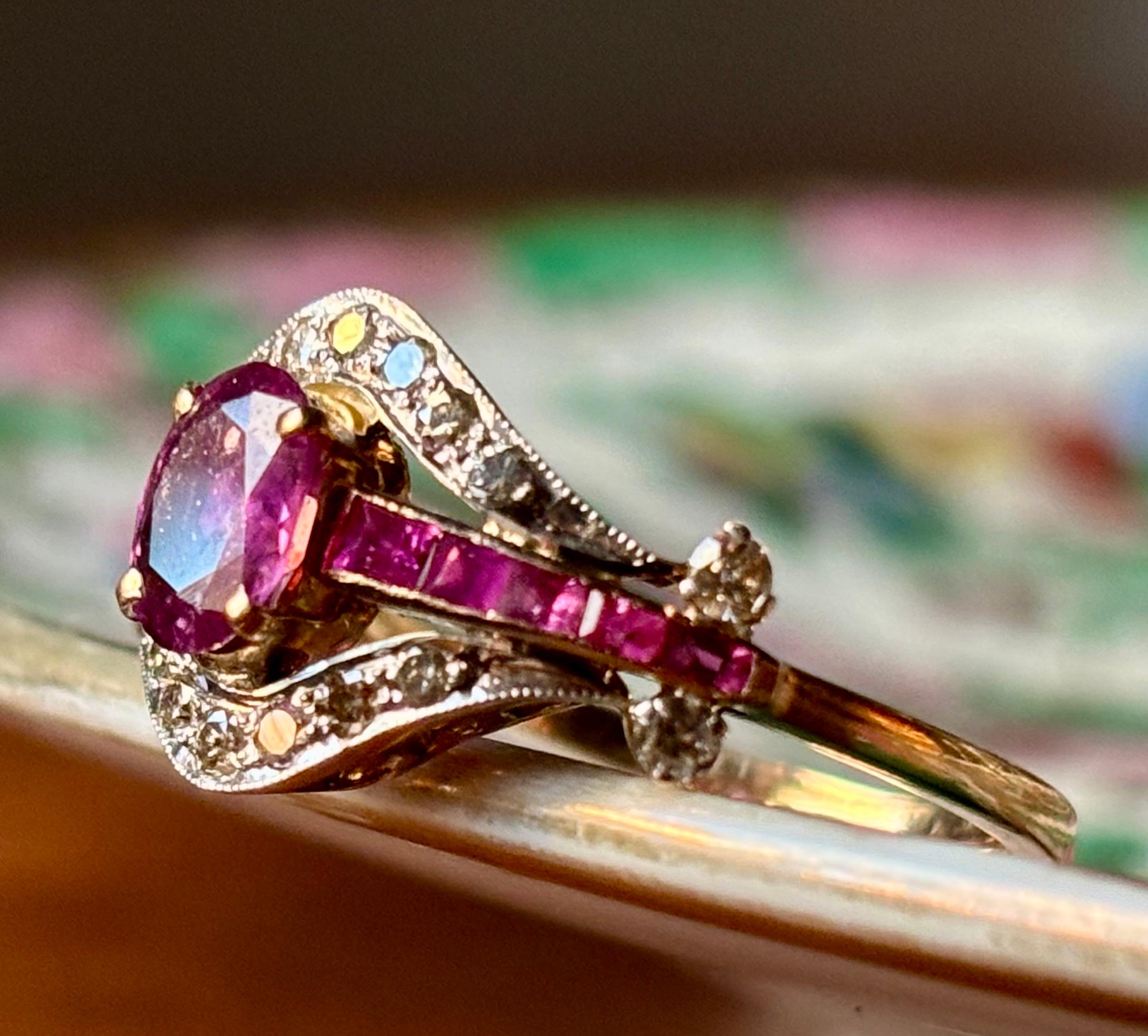 Anillo Eduardiano de Rubí y Racimo de Diamantes. Ca. 1910's en venta 2