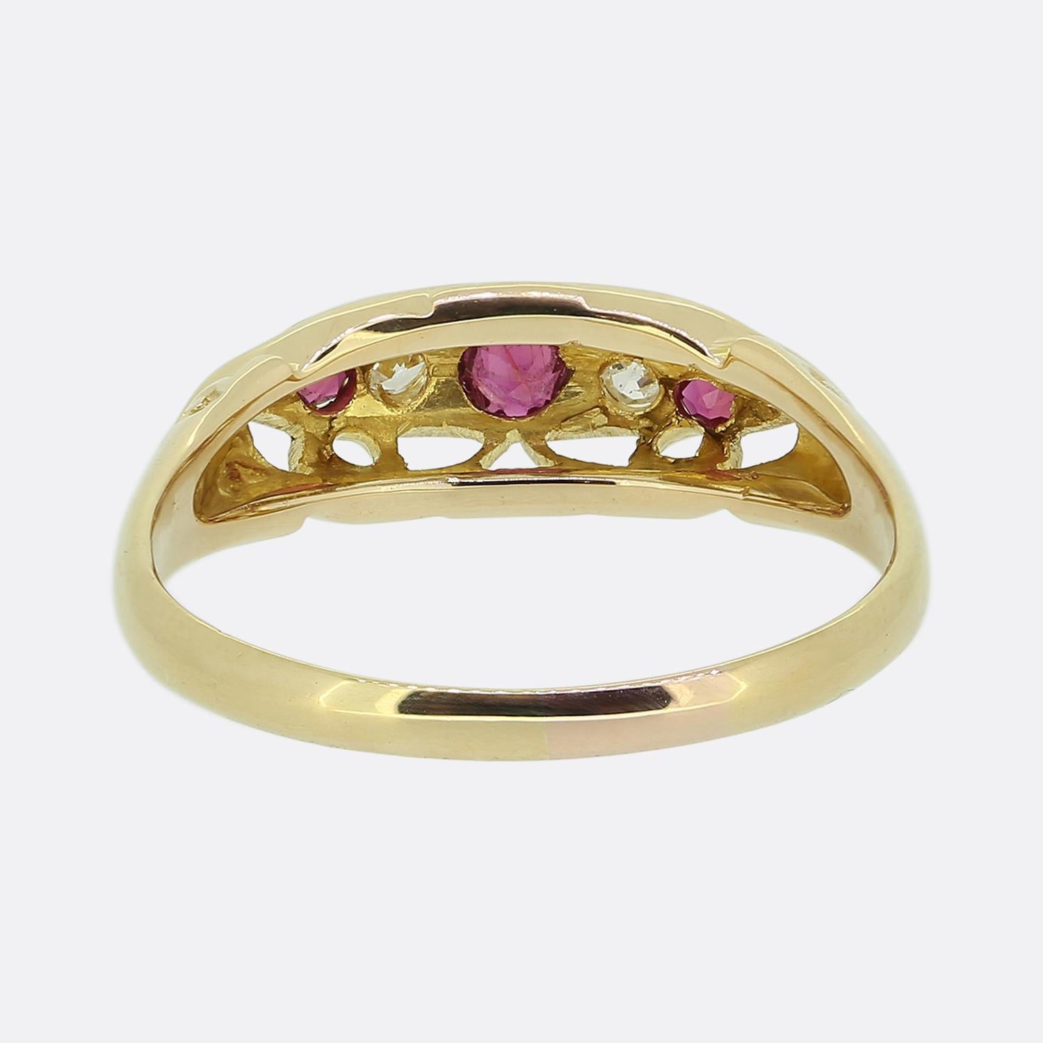 Edwardian Ruby and Diamond Ring In Good Condition For Sale In London, GB