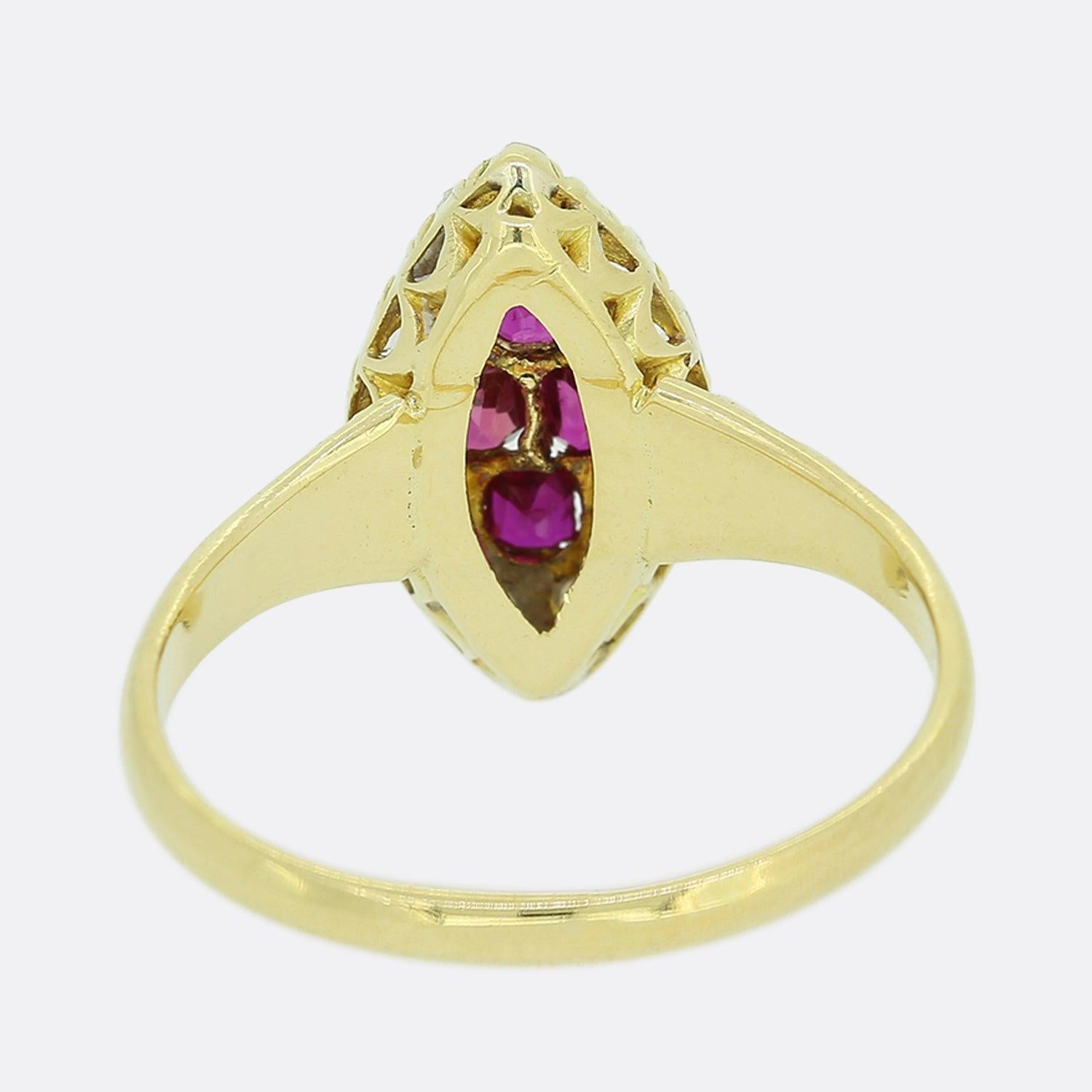 Edwardianischer Rubin und Altschliff Diamant Navette Ring im Zustand „Gut“ im Angebot in London, GB