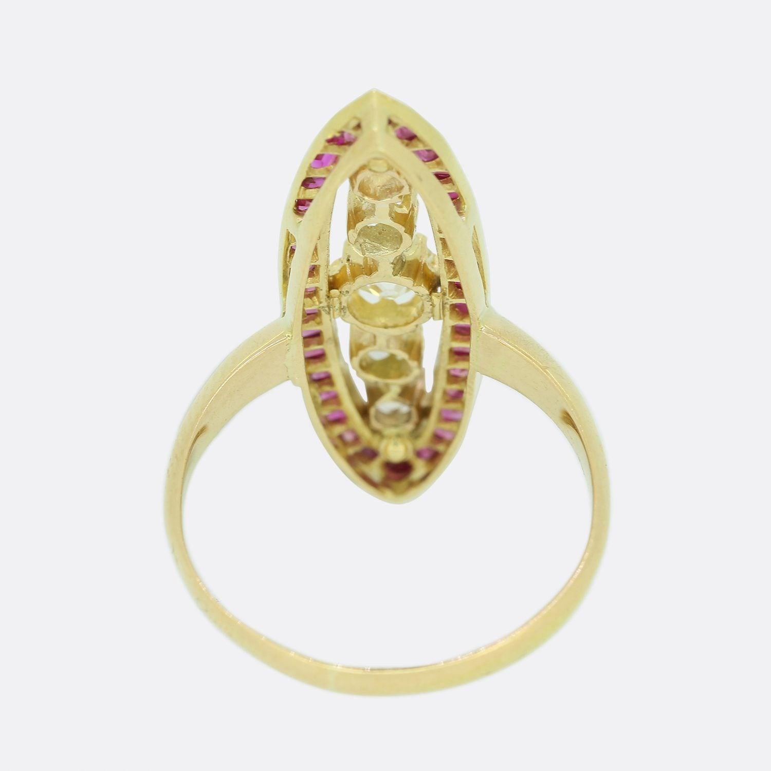 Taille vieille Europe Bague navette édouardienne en rubis et diamant taille ancienne en vente