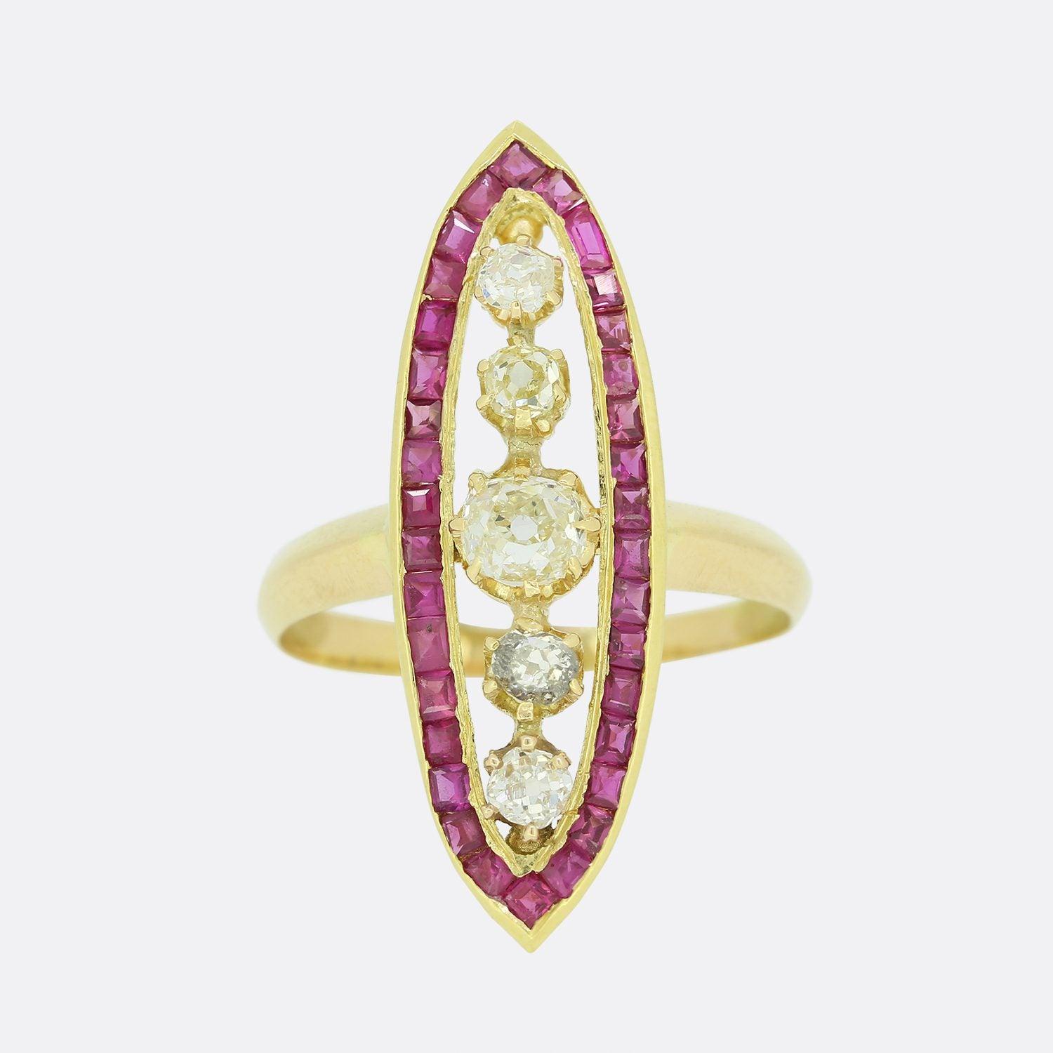 Bague navette édouardienne en rubis et diamant taille ancienne Bon état - En vente à London, GB