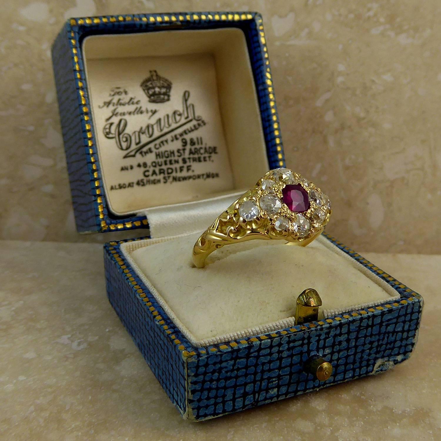 Edwardian Ruby Diamond Cluster Ring, Yellow Gold, circa 1900-1910 In Excellent Condition In Yorkshire, West Yorkshire