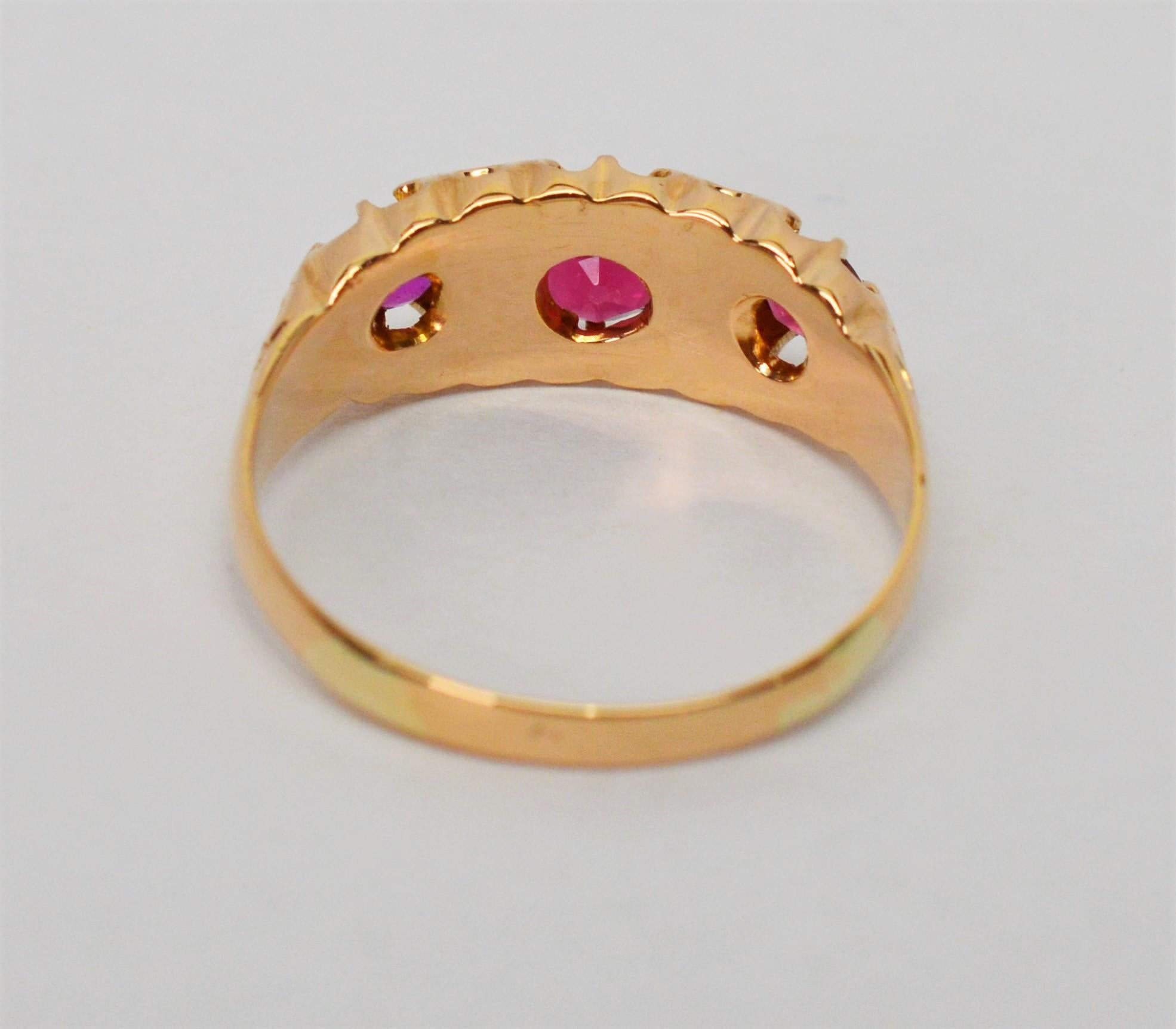 Edwardianischer Rubin-Diamant-Gelbgoldring Damen im Angebot