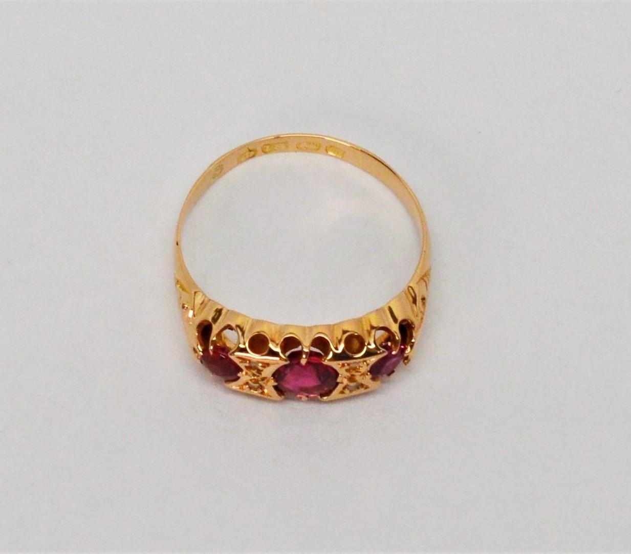 Edwardian Ruby Diamond Yellow Gold Ring In Good Condition For Sale In Mount Kisco, NY
