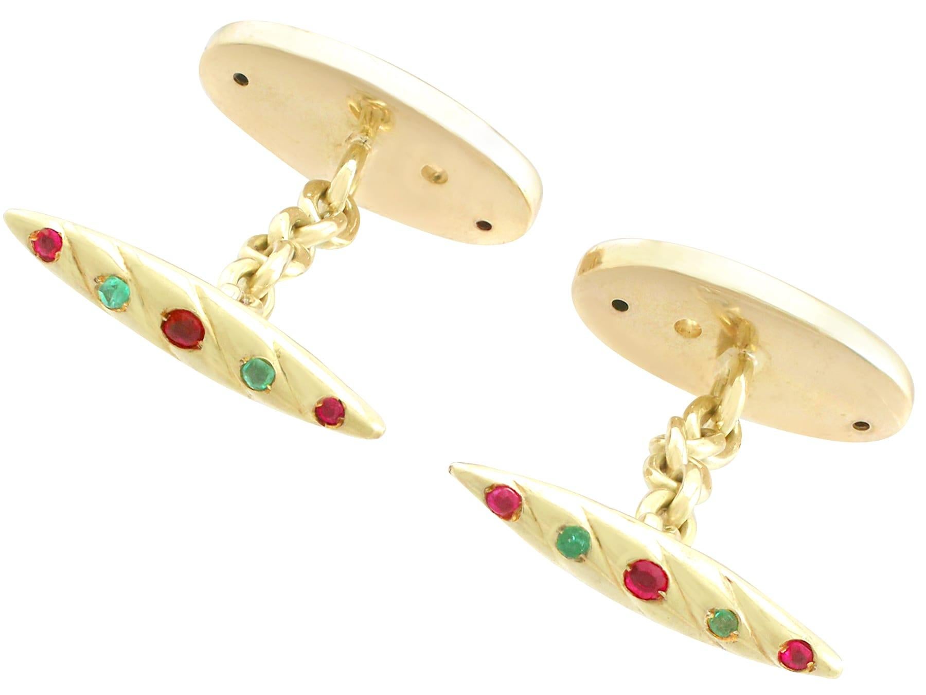 Edwardian Ruby Emerald and Diamond Yellow Gold Cufflinks In Excellent Condition For Sale In Jesmond, Newcastle Upon Tyne