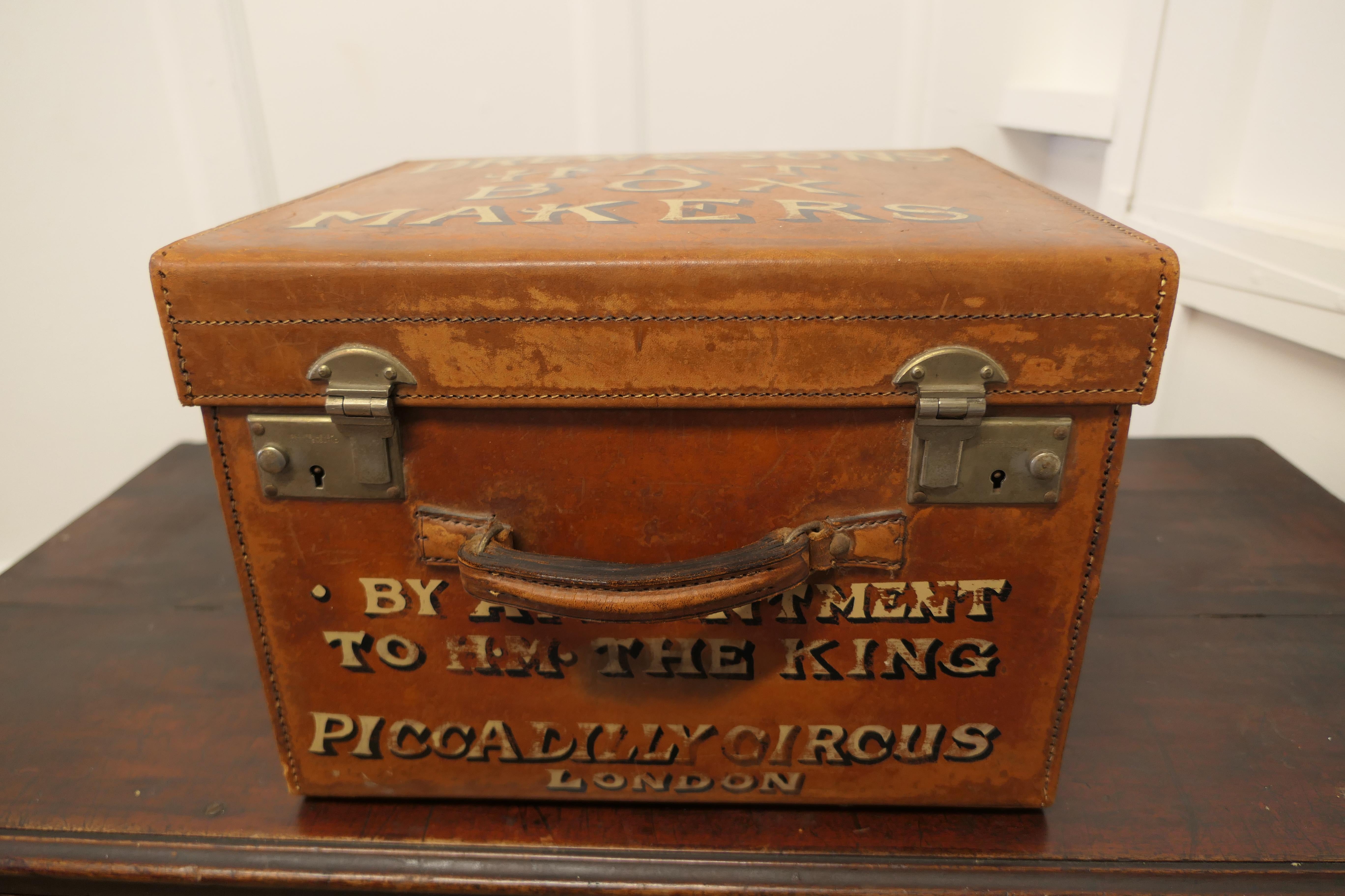 antique trunk manufacturers