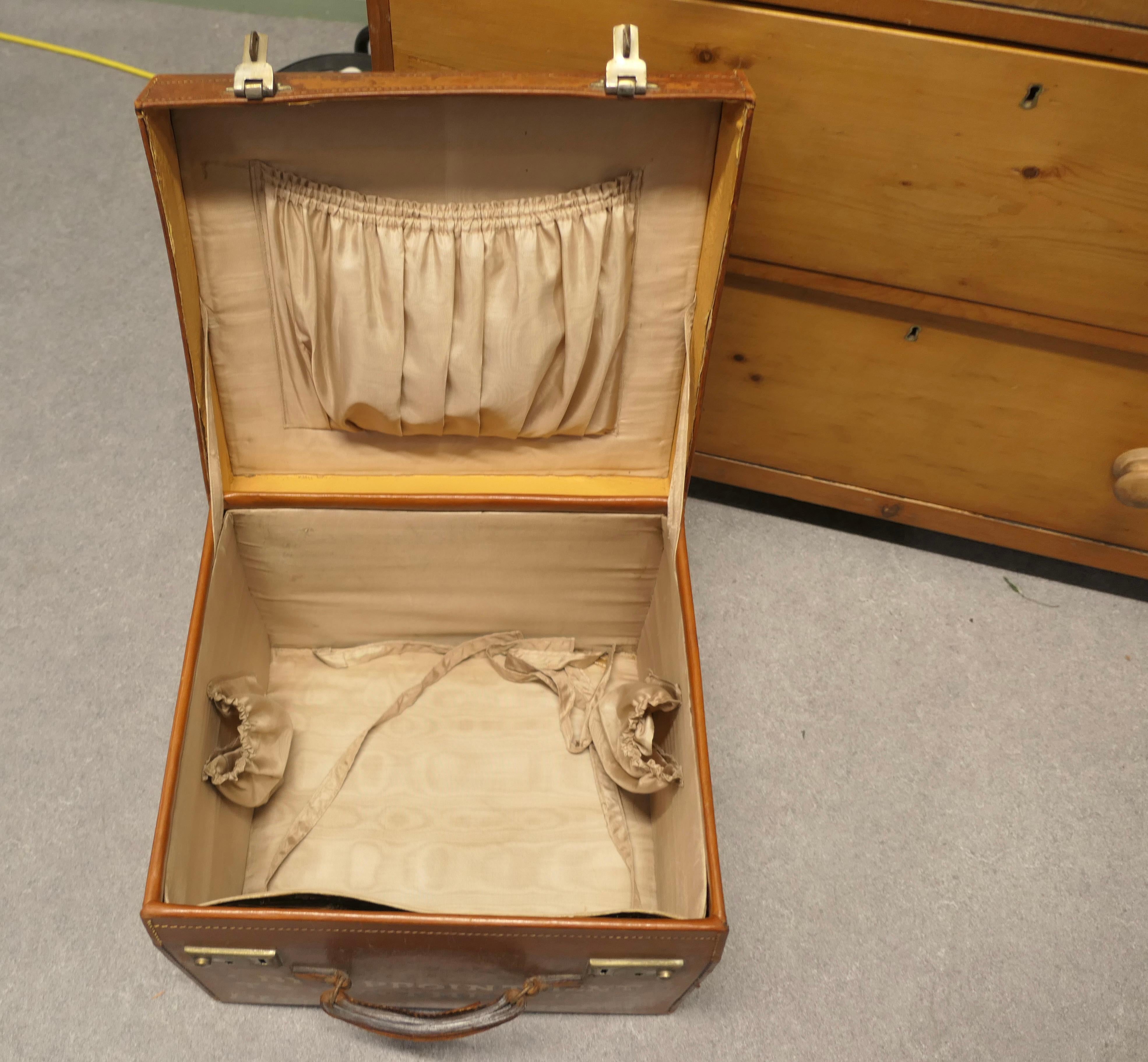 Leather Edwardian Salesman’s Sample Hat Box by Drew and Sons Trunk Makers For Sale