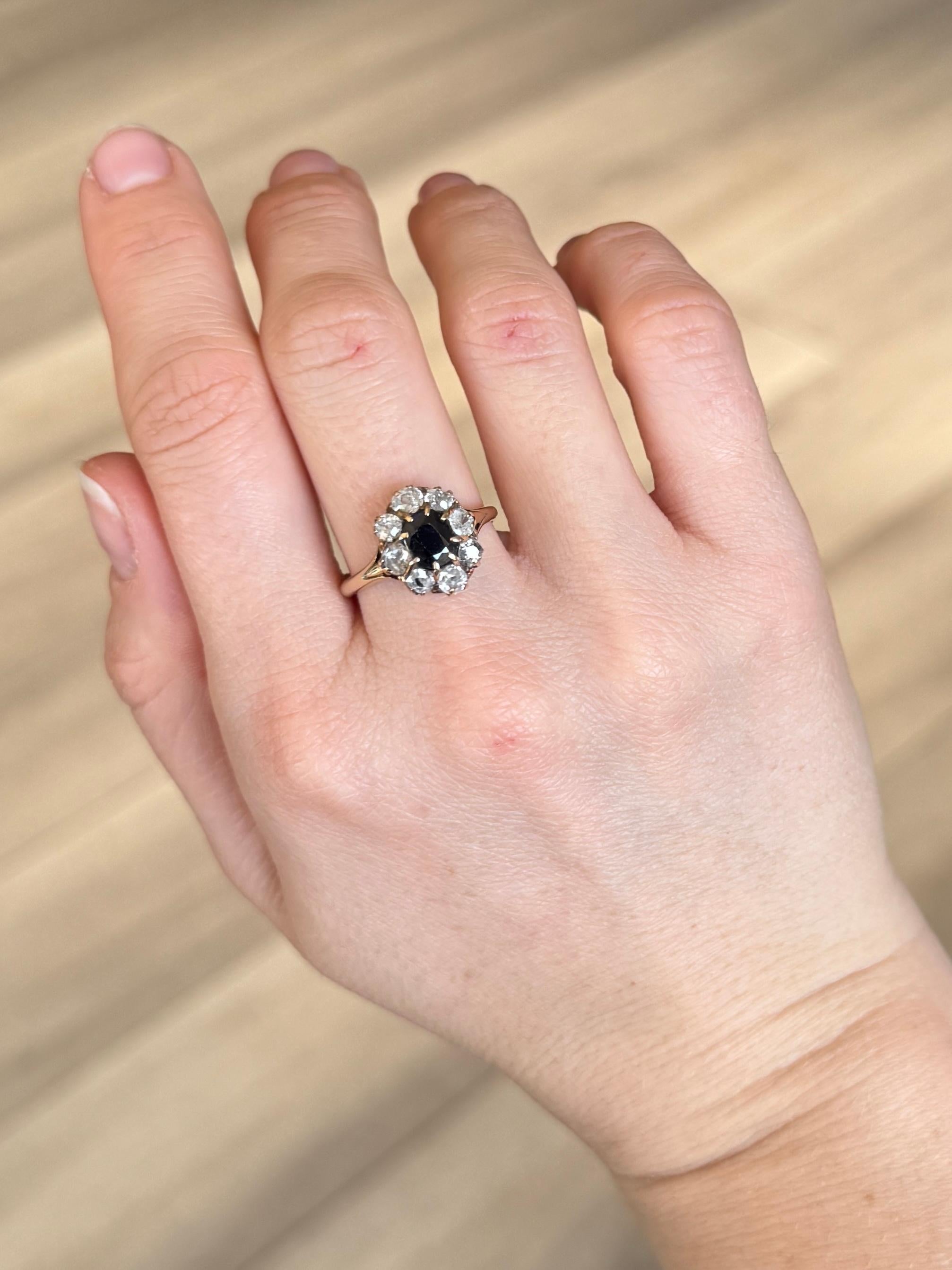 Edwardian Sapphire und Diamant 18 Karat Gold Cluster Ring (Rundschliff) im Angebot