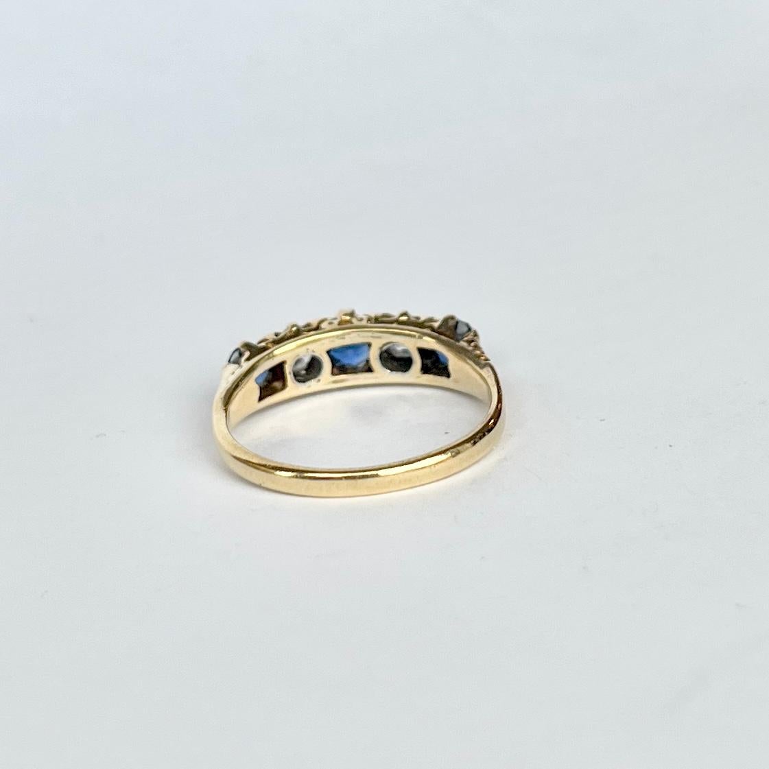 Edwardian Sapphire and Diamond 18 Carat Gold Five-Stone Ring In Good Condition For Sale In Chipping Campden, GB