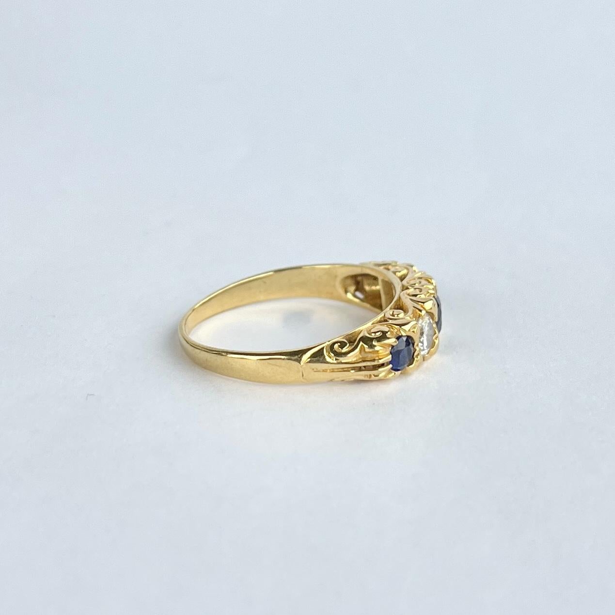 Bague édouardienne à cinq pierres en or 18 carats avec saphir et diamants Pour femmes en vente