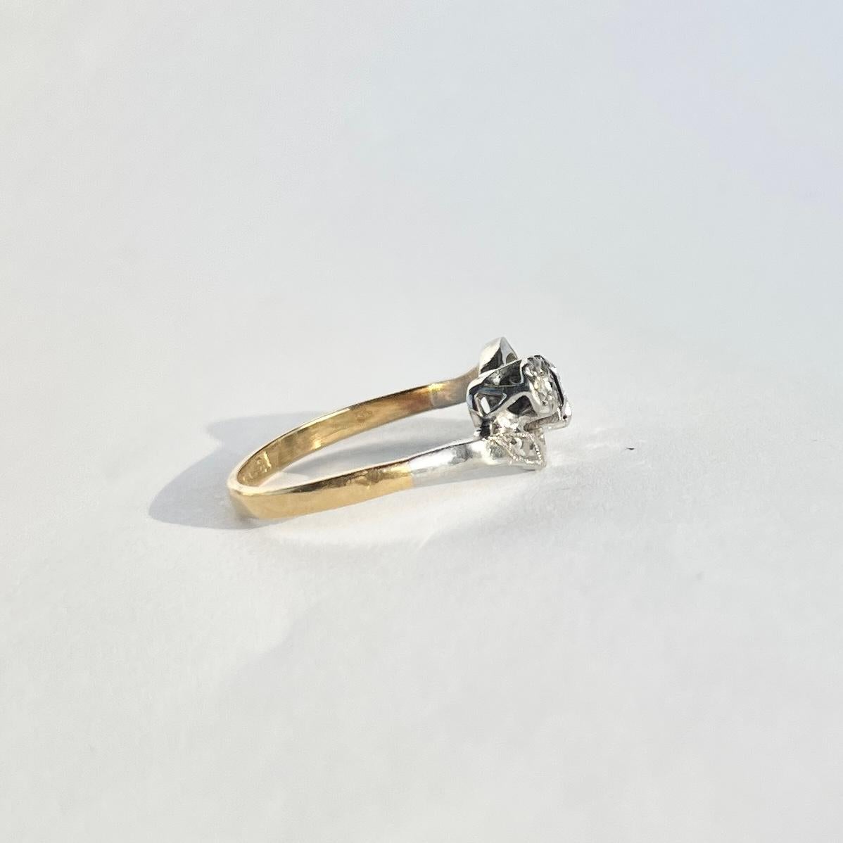Edoardiano Anello a tre pietre in oro 18 carati con zaffiro e diamante di epoca edoardiana in vendita