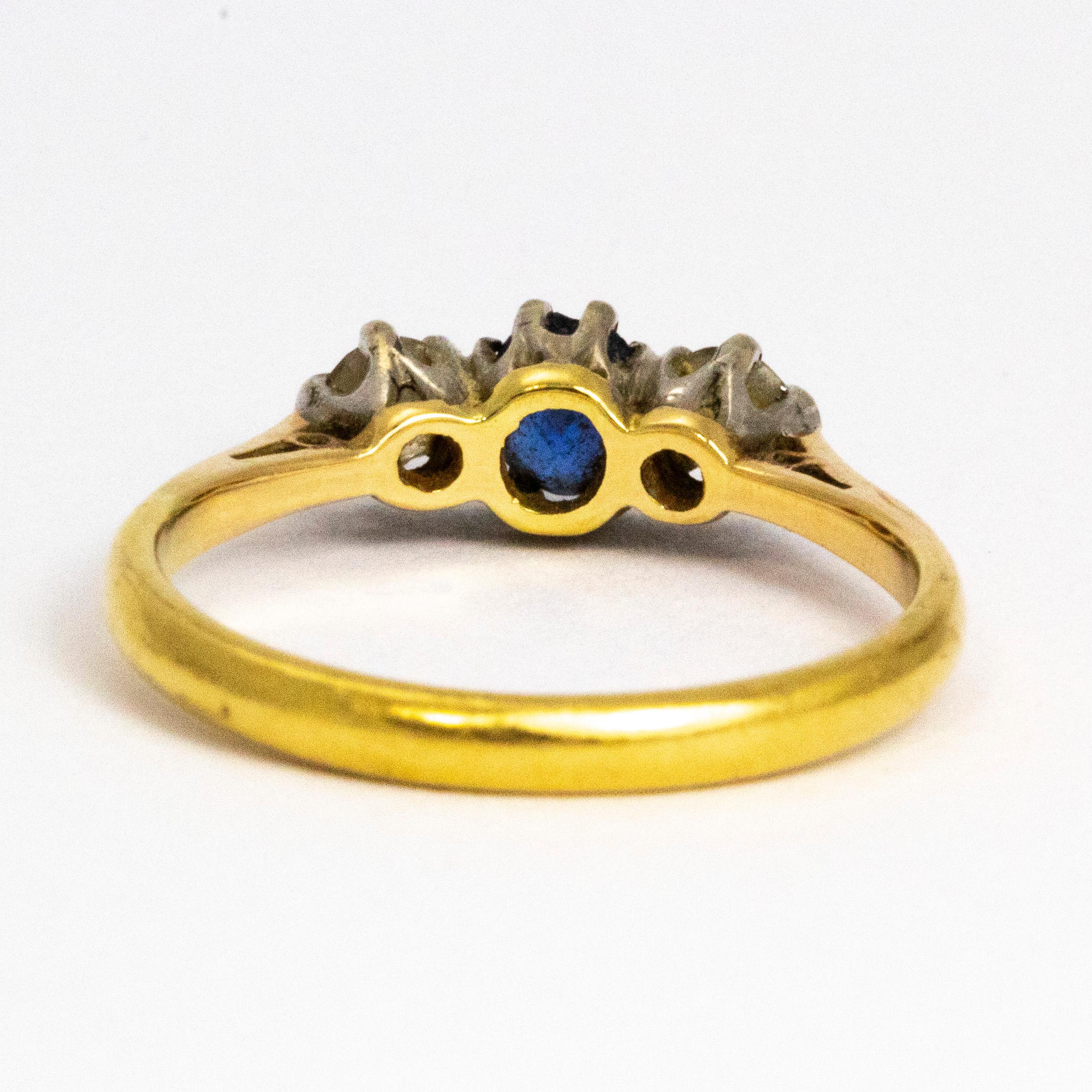 Edwardian Sapphire and Diamond 18 Carat Gold Three-Stone Ring In Good Condition In Chipping Campden, GB