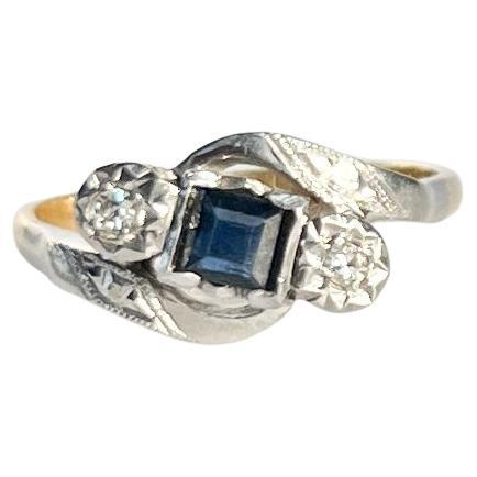 Anillo Eduardiano de Tres Piedras en Oro de 18 Quilates con Zafiro y Diamantes