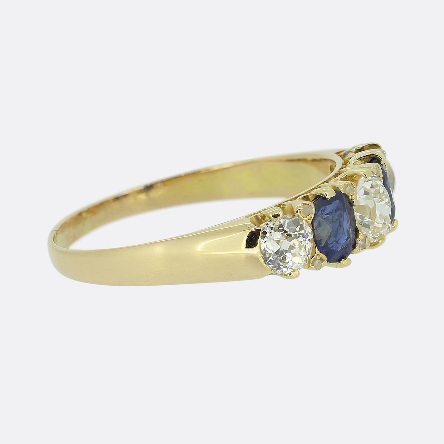 Anillo Eduardiano de Zafiro y Diamantes de Cinco Piedras Talla antigua en venta