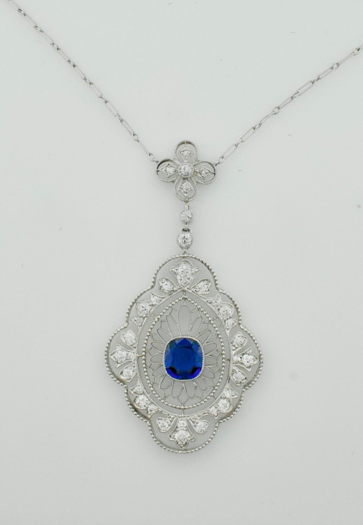 Edwardian Sapphire and Diamond Necklace in Platinum circa 1915 Sapphire 1.70 For Sale 1