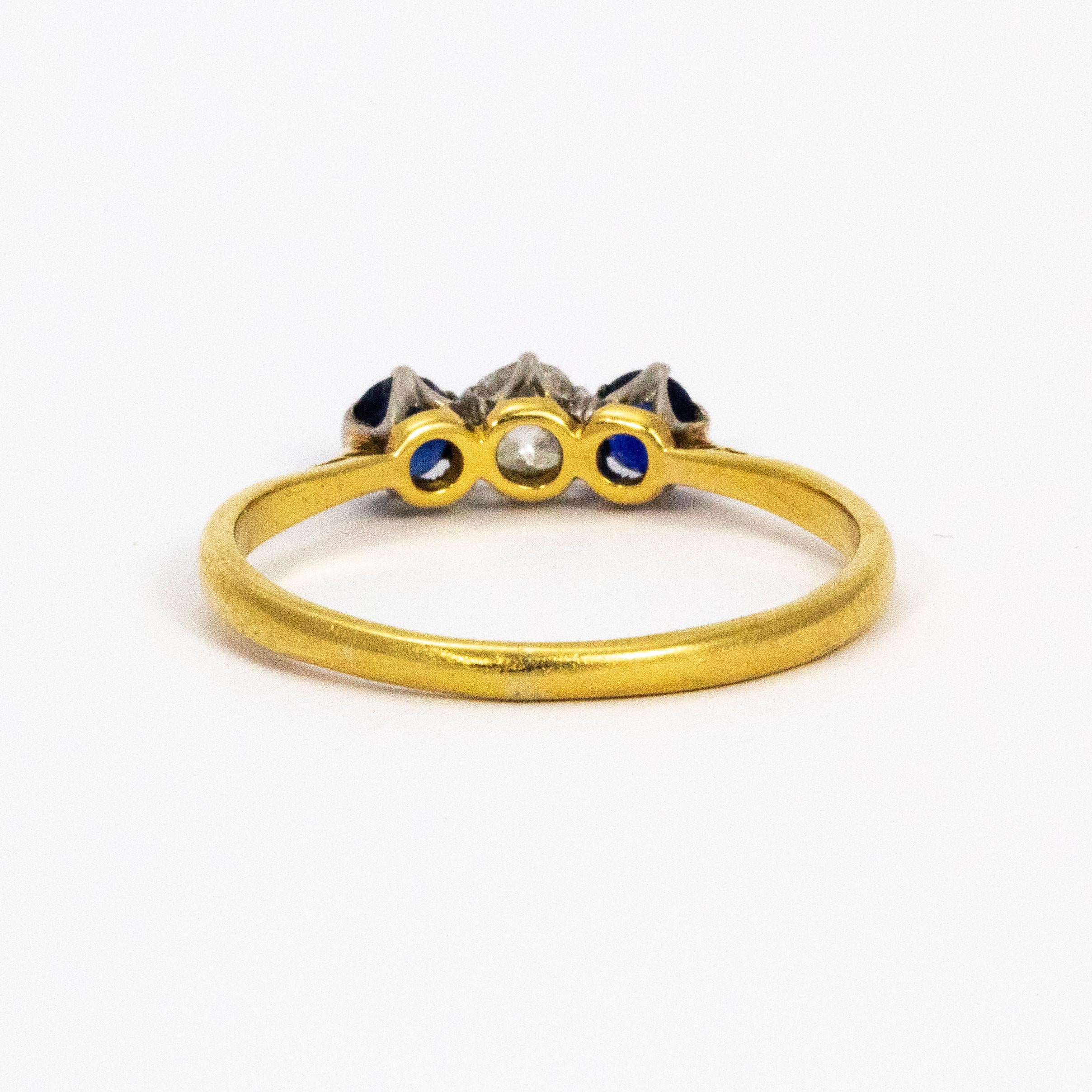 Edwardian Sapphire and Diamond Ring 18 Carat Gold In Good Condition For Sale In Chipping Campden, GB