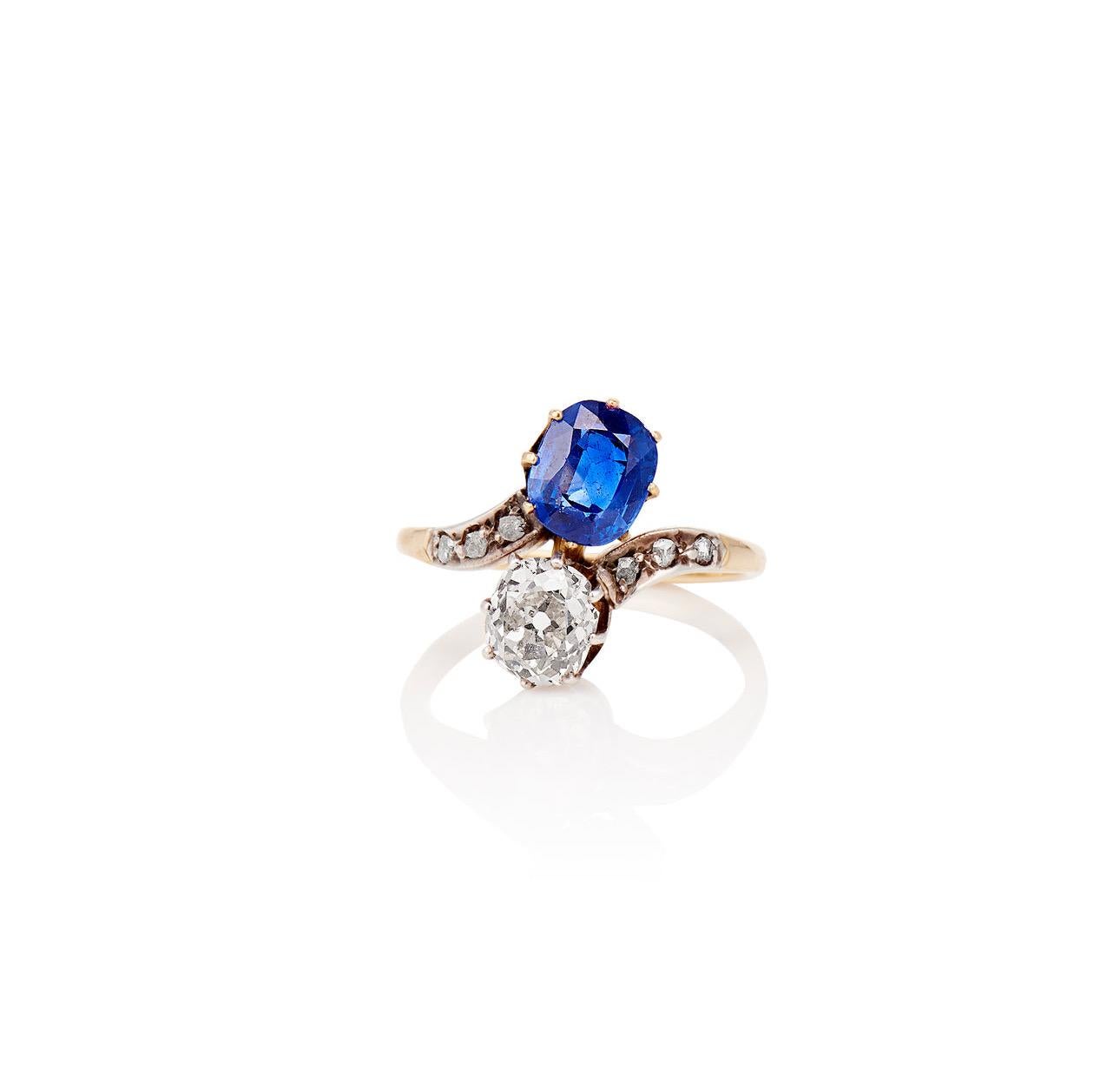 Edwardian Sapphire and Diamond Toi et Moi Ring - AGL In Good Condition For Sale In Hummelstown, PA