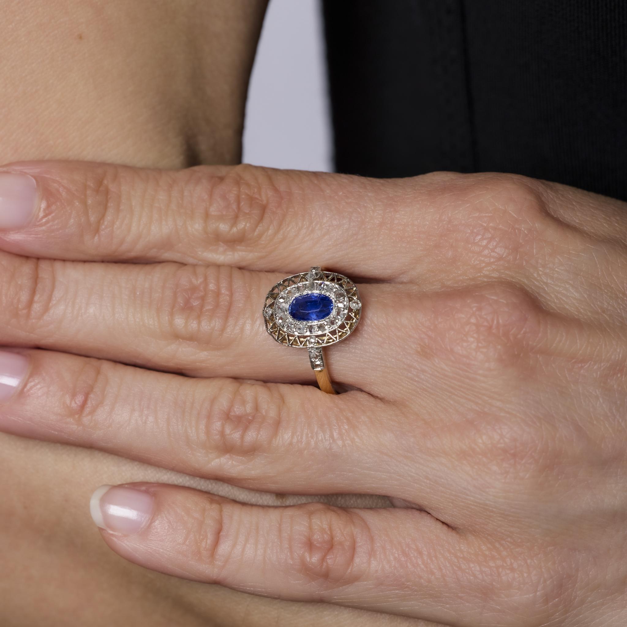 Edwardian sapphire diamond 18k yellow gold and platinum ring In Good Condition For Sale In Beverly Hills, CA