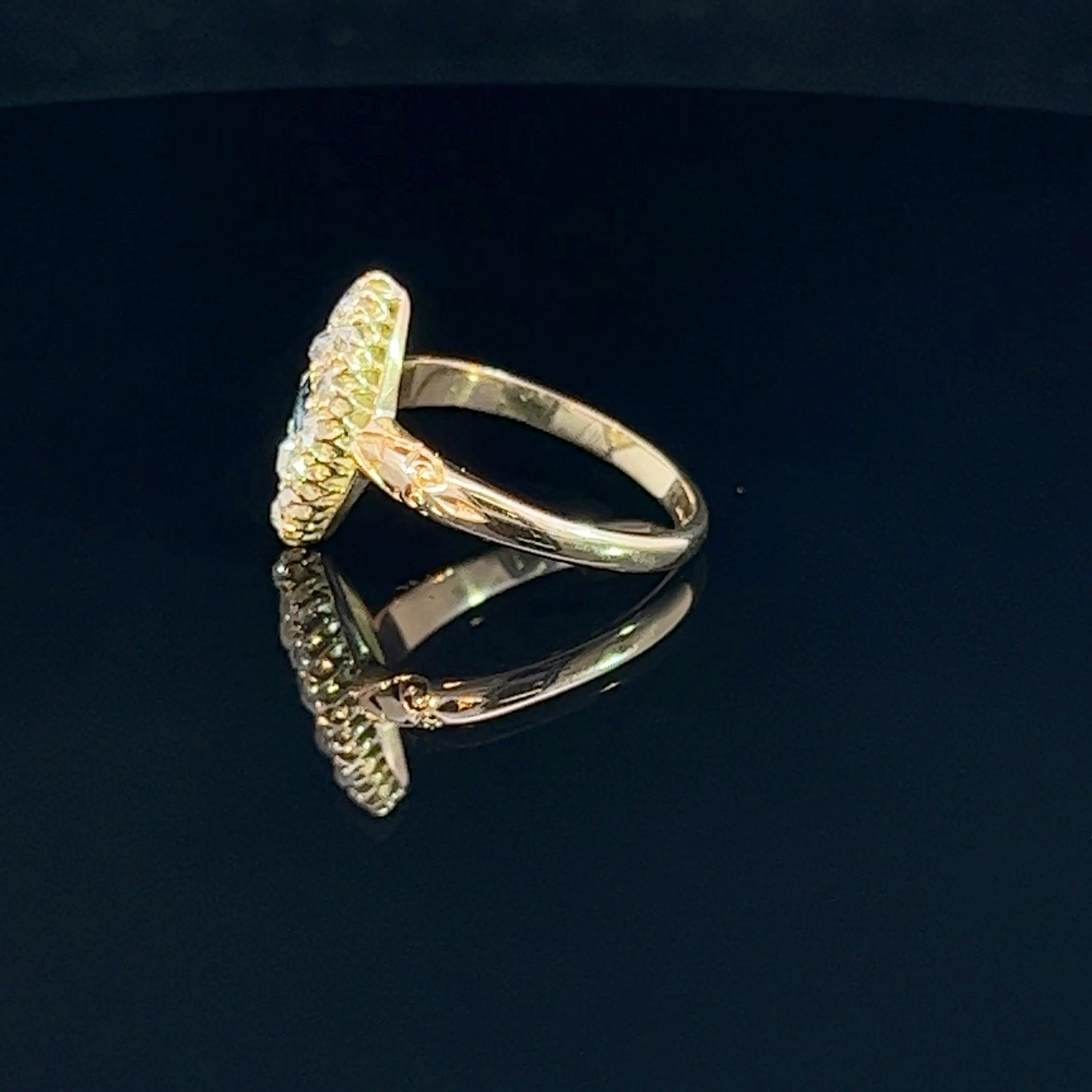 Marquise-Cluster-Ring mit edwardianischem Saphir und Diamant, um 1900 (Gemischter Schliff) im Angebot