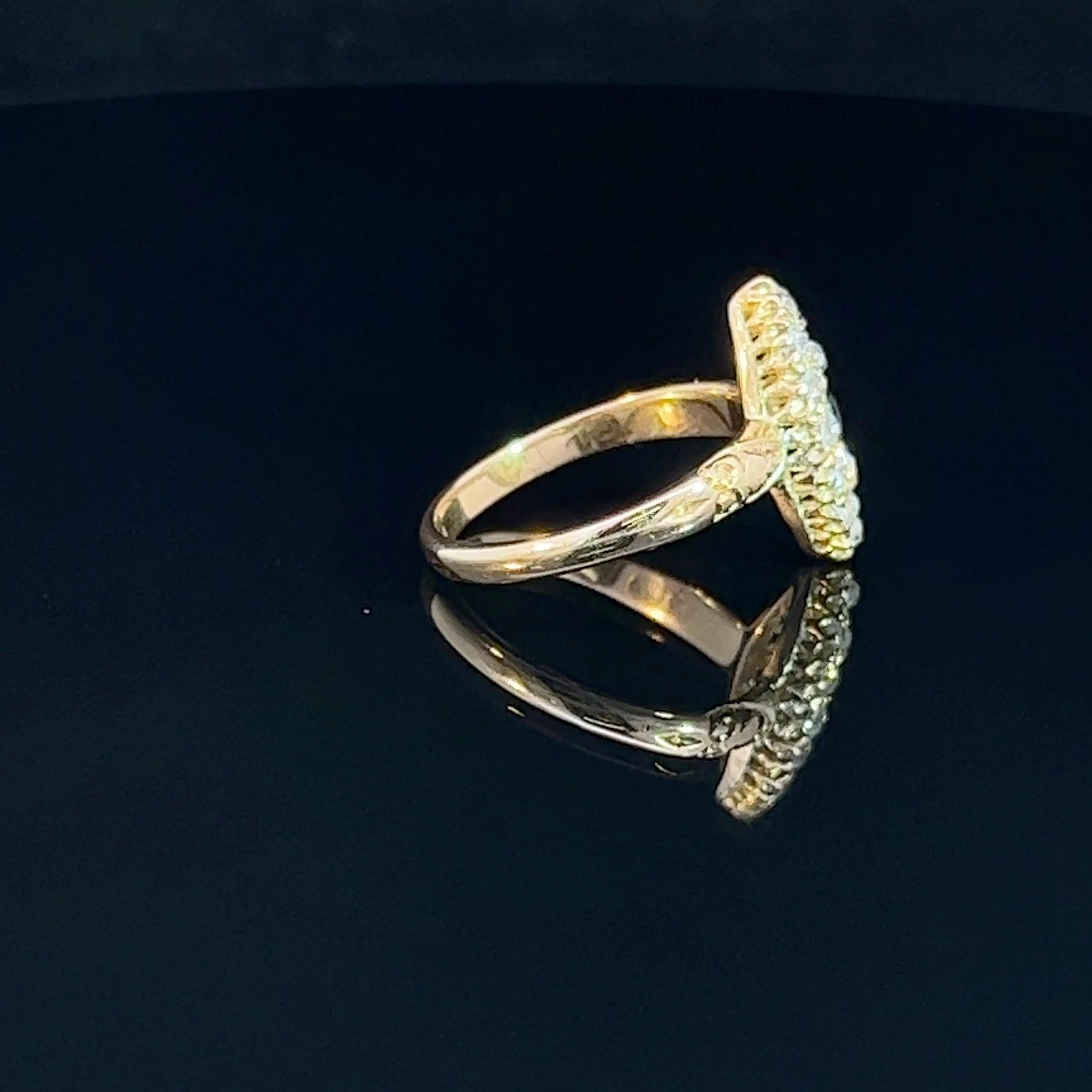 Marquise-Cluster-Ring mit edwardianischem Saphir und Diamant, um 1900 für Damen oder Herren im Angebot